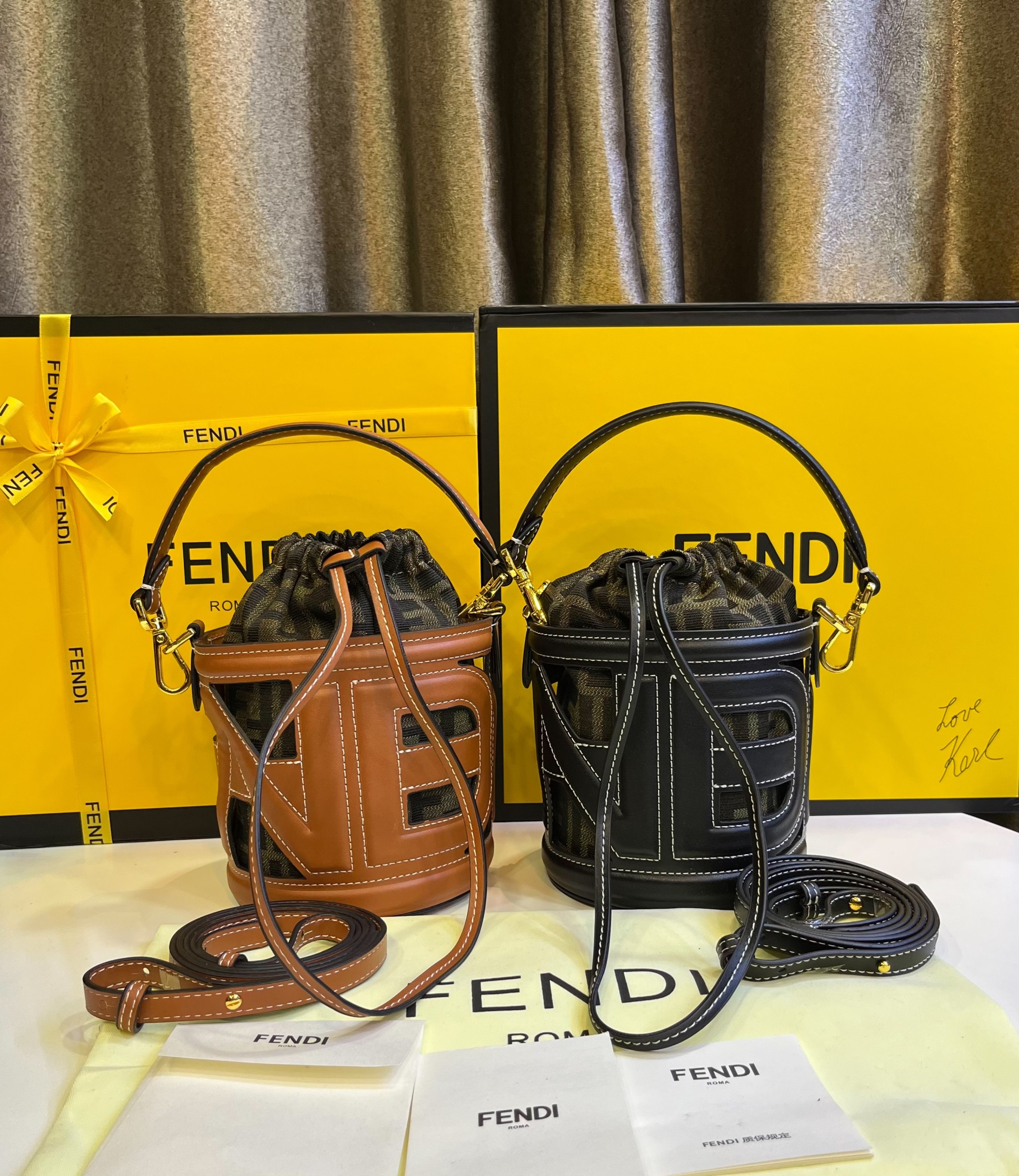 พร้อมส่ง 2 สี FENDI Step Out canvas bucket bag MINI 13cm กระเป๋าสะพายทรงบัคเก็ต ไซส์มินิ เกรดออริ สลับแท้ 1:1 ใช้ต่างประเทศได้