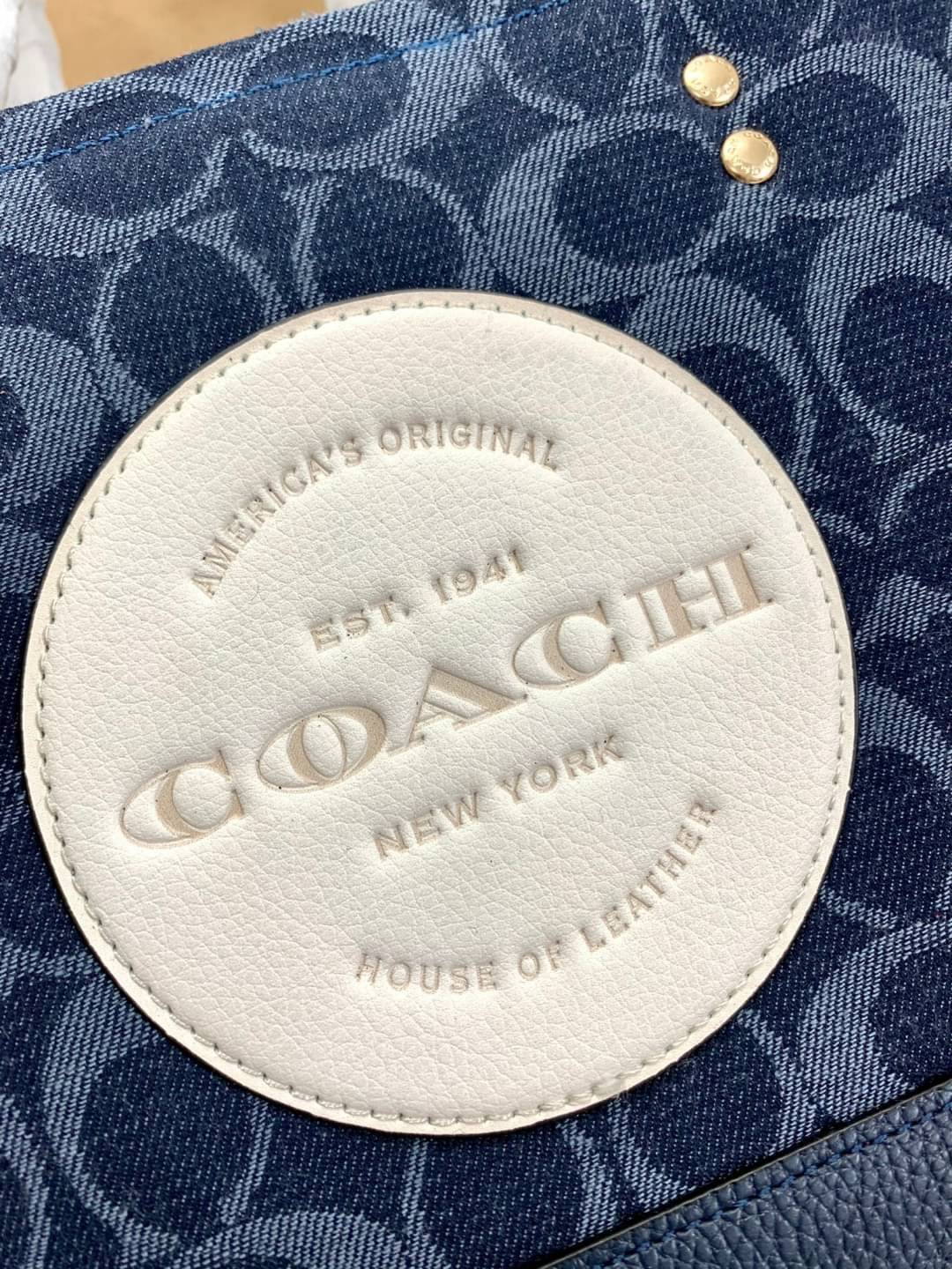 ของแท้ 💯% COACH DEMPSEY CARRYALL IN SIGNATURE JACQUARD WITH PATCH (COACH C2826) 🌈สินค้าขายดี รอบทีาแล้วใครไม่ทัน รอบนี้ห้ามพลาดจร้าา
