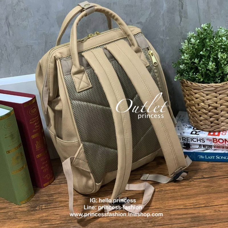 Anello polyurethane leather rucksack รุ่น Mini และ Classic กระเป๋าเป้จากแบรนด์เล็กๆมาสู่แบรนด์ดังทั้งในไทยและญี่ปุ่น วัสดุหนังpuแต่งลายหินอ่อนหนังนิ่ม กันน้ำได้ ภายในมีช่องเล็ก2ช่อง เปิดปิดด้วยซิปคู่ ปากกระเป๋าเป็นโครงสะดวกต่อการหยิบจับของภายใน ด้านข้างมี