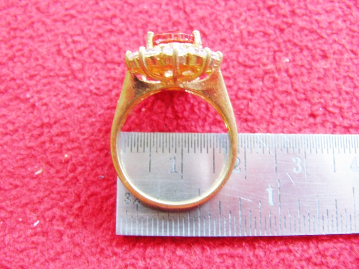 สินค้าหมดค่ะ แหวนทับทิมแดงทองเหลืองล้อมเพชรแบบผู้หญิง(ราศีกรกฎ)แบบเล็กค่ะ