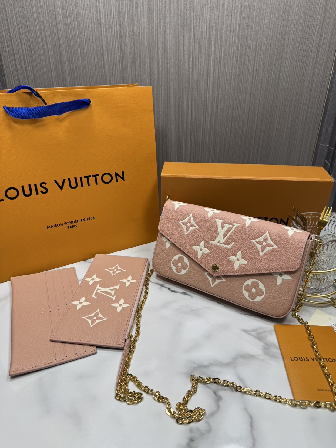 OP ORI หนังแท้ | LV Felicie Pochette bag in soft Monogram Empreinte leather กระเป๋าสะพายทรงพอชขนาดกะทัดรัด หนัง Monogram Empreinte เนื้อนุ่มประทับลาย Monogram สุดไอคอนิก