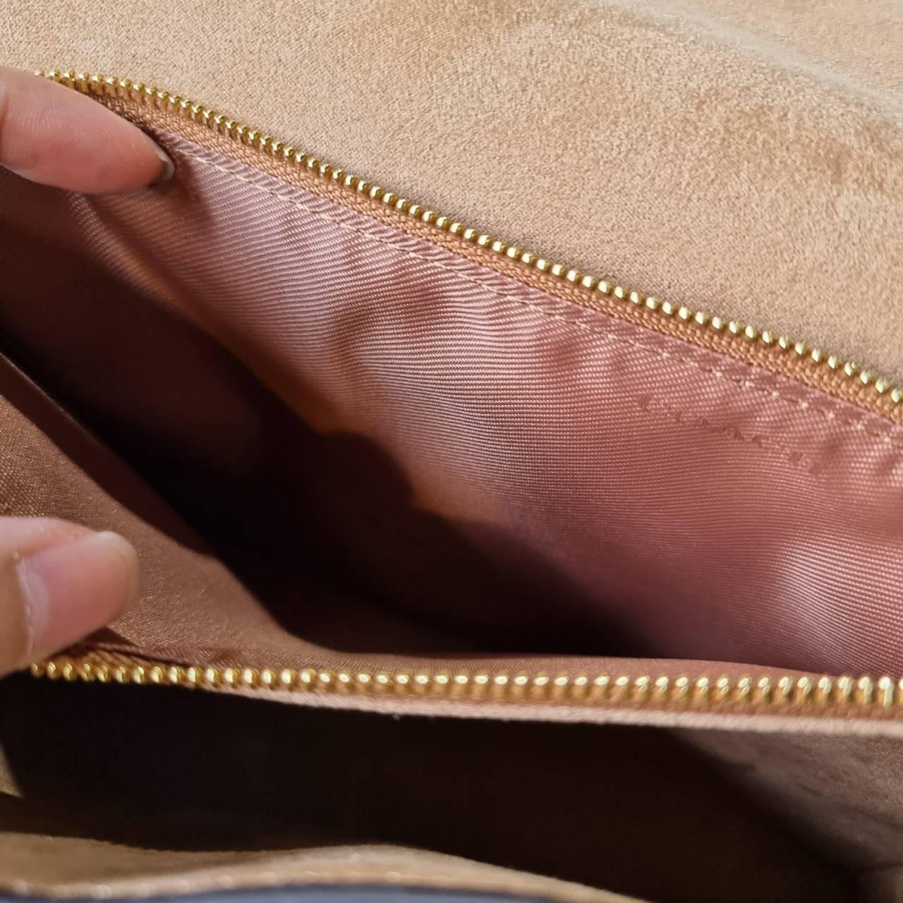 ของแท้ 💯% 】COACH C2174 LANE SHOULDER BAG IN COLORBLOCK SIGNATURE CANVAS หรูสุดต้องใบนี้นะน้องนะ ไอเท็มใหม่ล่าสุด กระเป๋าสะพายสายคุณหนู ดูหรูและคลาสสิค สายสะพายโซ่อะไหล่ทองขับผิว วัสดุหนัง pepble ตัดกับหนังแคนวาสเป็นดีไซน์คัลเลอร์บล็อค