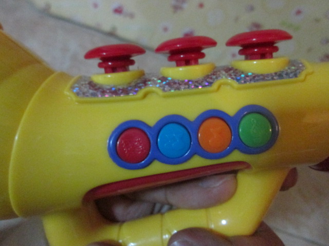 FISHER PRICE - LIL MUSIC MAKERS - 2-IN-1 SAX TO TRUMPET ของเล่นมือสอง