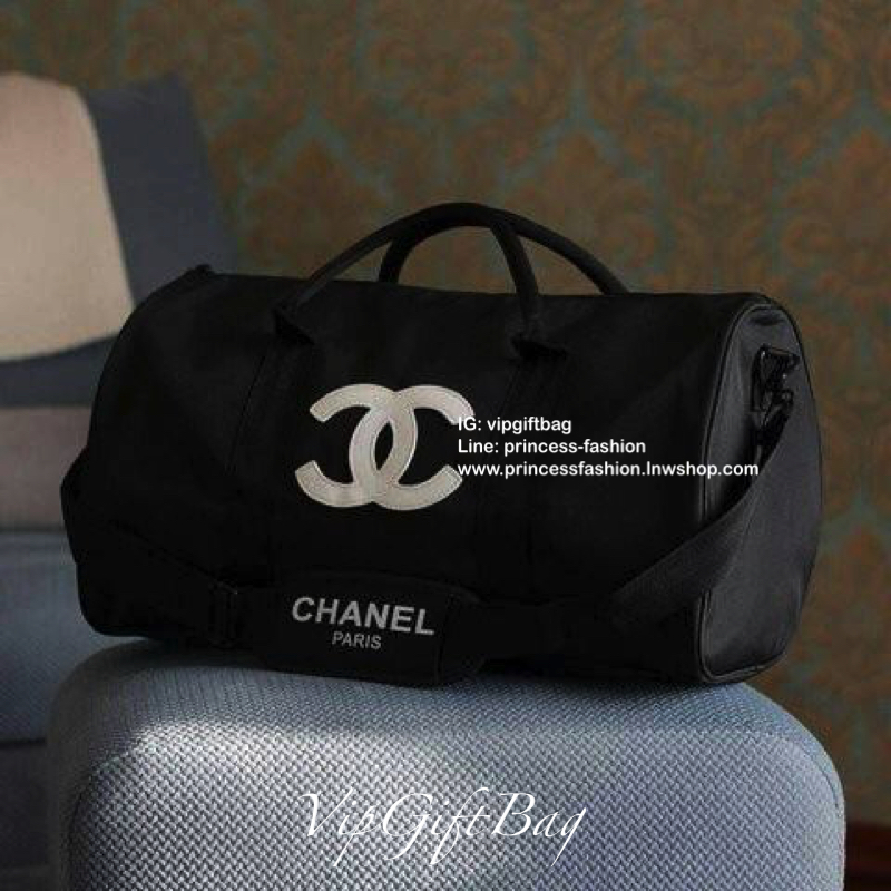 Chanel travel & fitness bag กับ Chanel Travel Bag Gym Duffel Weekend ตัวกระเป๋าเป็นผ้า Oxford หนาอย่างดี
