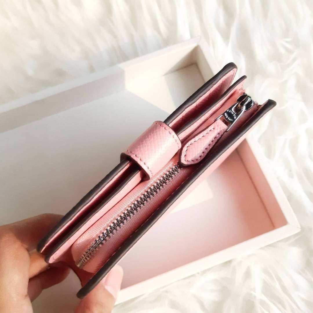 ของแท้ 💯% COACH F11484 MEDIUM CORNER ZIP WALLET มาแล้วจ้า!! รุ่นที่สาวๆตามหา 💃 กระเป๋าสตางค์ใบกลาง สีคลาสสิค