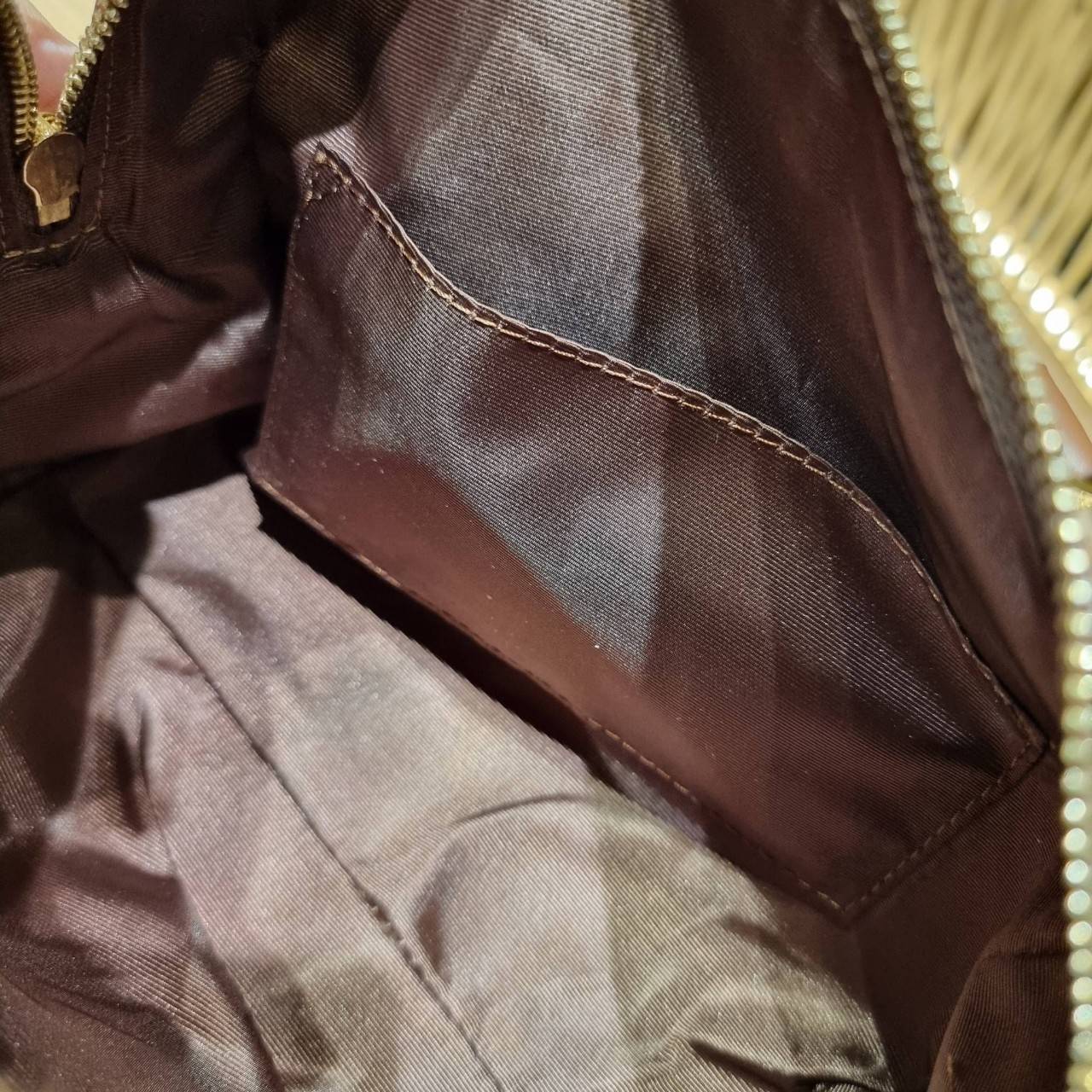 COACH F32203 MINI BENNETT SATCHEL IN SIGNATURE CANVAS กลับมาอีกครั้ง!! กับกระเป๋าทรงหมอนยอดฮิต 🥳 มีกี่สีก็ขายหมด วัสดุหนังแคนวาสเคลือบลาย ทรงสวยใช้งานได้ทุกโอกาส ภายในโล่งกว้างใส่ของได้เยอะ มีหูจับในตัว และสายสะพาย crossbody ปรับได้ตามตัว ใบนี้ไม่