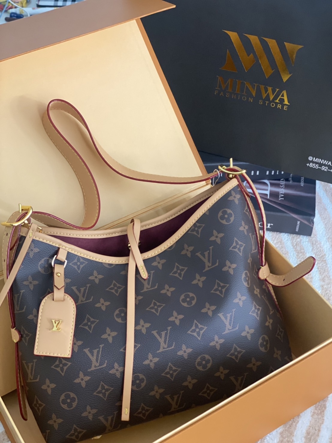 LV CarryAll PM Monogram / LV HOBO BAG / LV Tote Shopping Bag เกรดออริจินอล พร้อมส่งที่ไทย กระเป๋าถือแคนวาสแต่งขอบหนัง ผสานเสน่ห์สวยงามเข้ากับดีไซน์ที่ง่ายต่อการใช้งาน พกพาไปได้ทุกที่