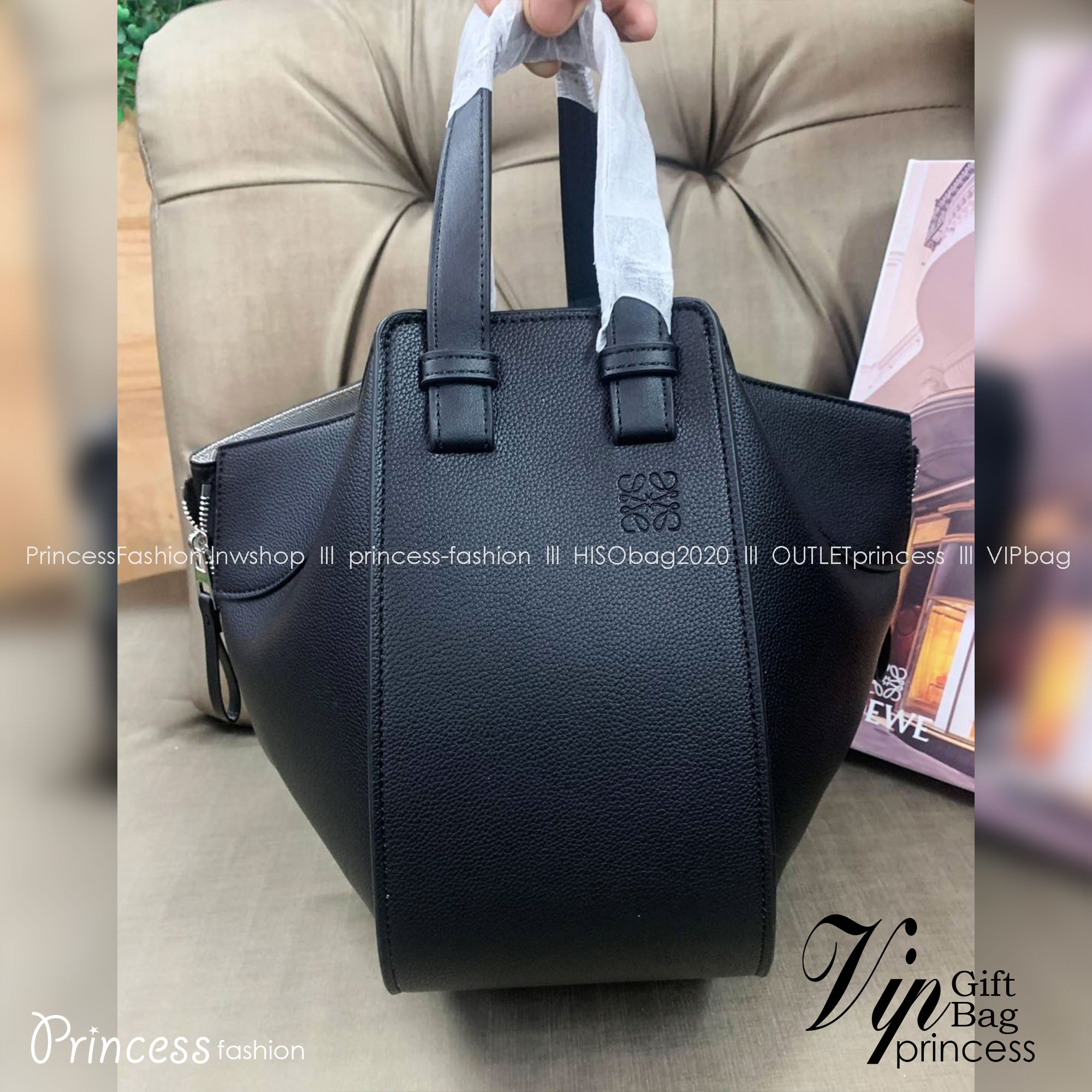 Loewe Hammock Bag / Loewe Small Hammock Leather Bag / กระเป๋าสไตล์แคชชวล มีจุดเด่นตรงการออกแบบทรงกระเป๋าให้ดูคล้ายกับเปลนอน ให้ความรู้สึกสบายๆ