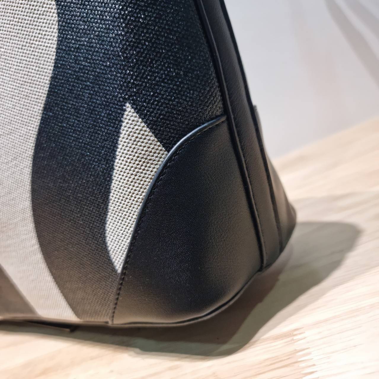 Rally movement tote bag กระเป๋าทรงโท้ท ดีไซน์คลาสสิค เรียบง่ายแต่ดูแพง มีระดับสุดๆ ไอเท็มสุดปัง ออกมาก็ sold out ไวมากๆ รุ่นใหม่และเป็นรุ่นที่ตามหา