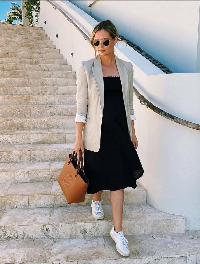 LOEWE HANDLE & SHOULDER BAG VIP GIFT WITH PURCHASE (GWP) กระเป๋าหนังแท้พรีเมี่ยมกิ๊ฟ Limited จาก LOEWE PERFUME DUTYFREE รุ่น Rare items สุดๆวัสดุหนังแท้ Lambskin แบบนิ่มเทคเจอร์สวยดีไซน์สุดหรูคงเอกลักษณ์แบรนด์ ภายในโล่งกว้าง ซับในหนังกลับ ใบใหญ่กำลังดีจุส