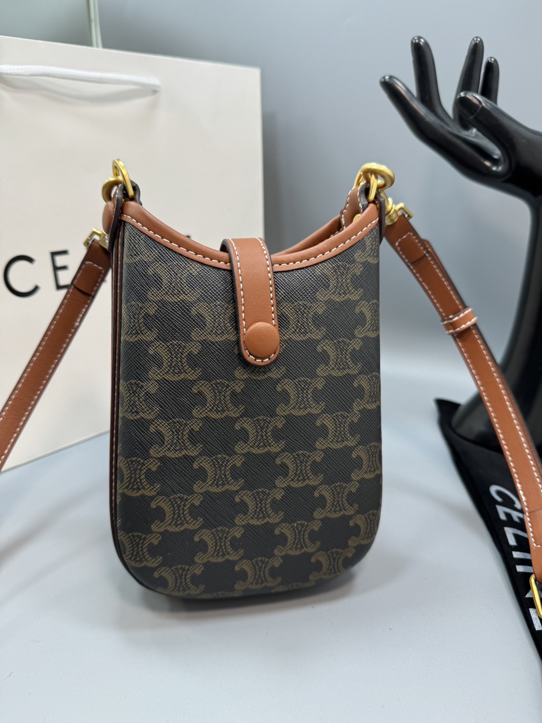 CELINE PHONE POUCH IN TRIOMPHE CANVAS กระเป๋าใส่โทรศัพท์ เกรดออริ สลับแท้ 1:1 ใช้ต่างประเทศได้