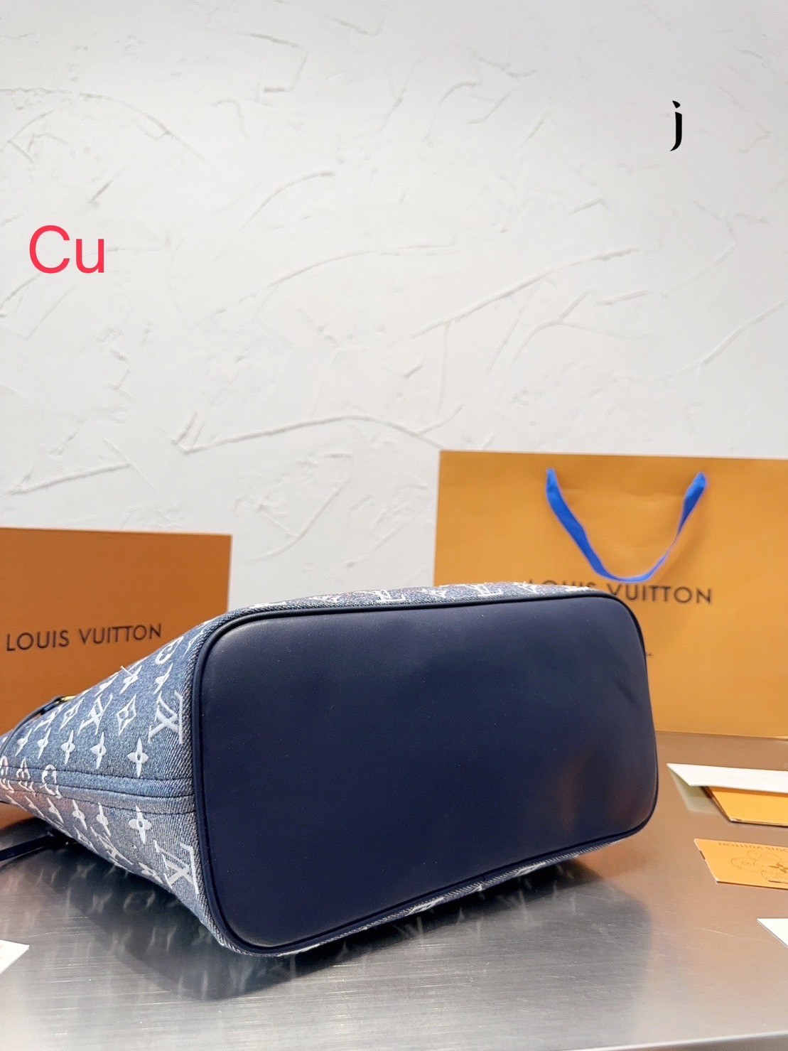 LV Neverfull MM Other Monogram Canvas - Handbags M22921 / LV DENIM TOTE BAG พร้อมส่ง ดีไซน์ใหม่ที่ฮอตที่สุด กระเป๋าใบใหญ่ทรง tote มาพร้อมใบลูก ภายในโล่งกว้าง มีช่องซิปแยกให้ ใบใหญ่ก็ใส่ของได้เยอะมากๆ