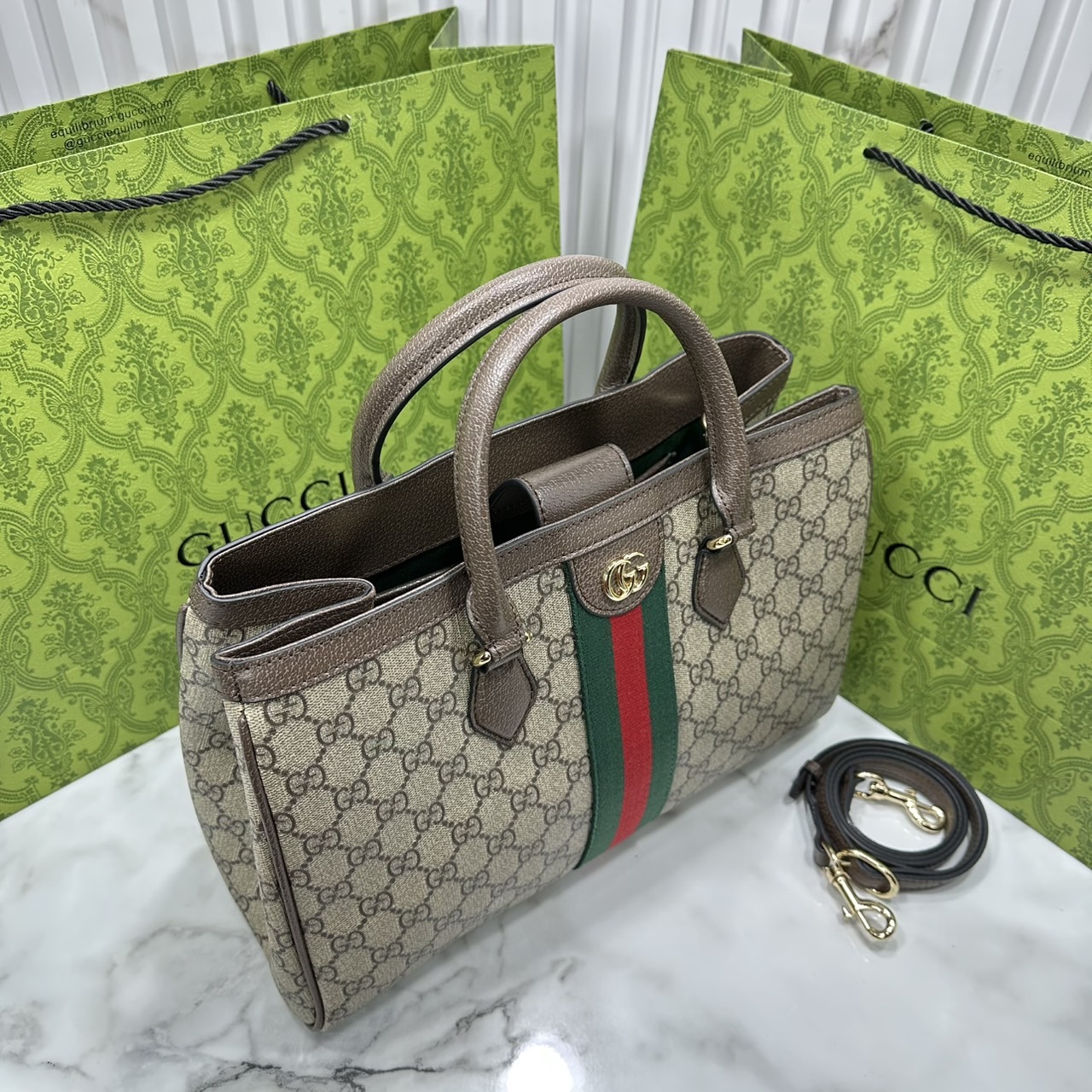 ORI หนังแท้ | Gucci Ophidia medium tote bag Monogram Double G / Gucci Tote Bag กระเป๋าสะพายทรงโท้ทใบใบใหญ่ คอลเล็กชั่น Ophidia ไฮไลท์รูปทรงและฟังก์ชั่นการใช้งานที่ได้รับการตีความใหม่