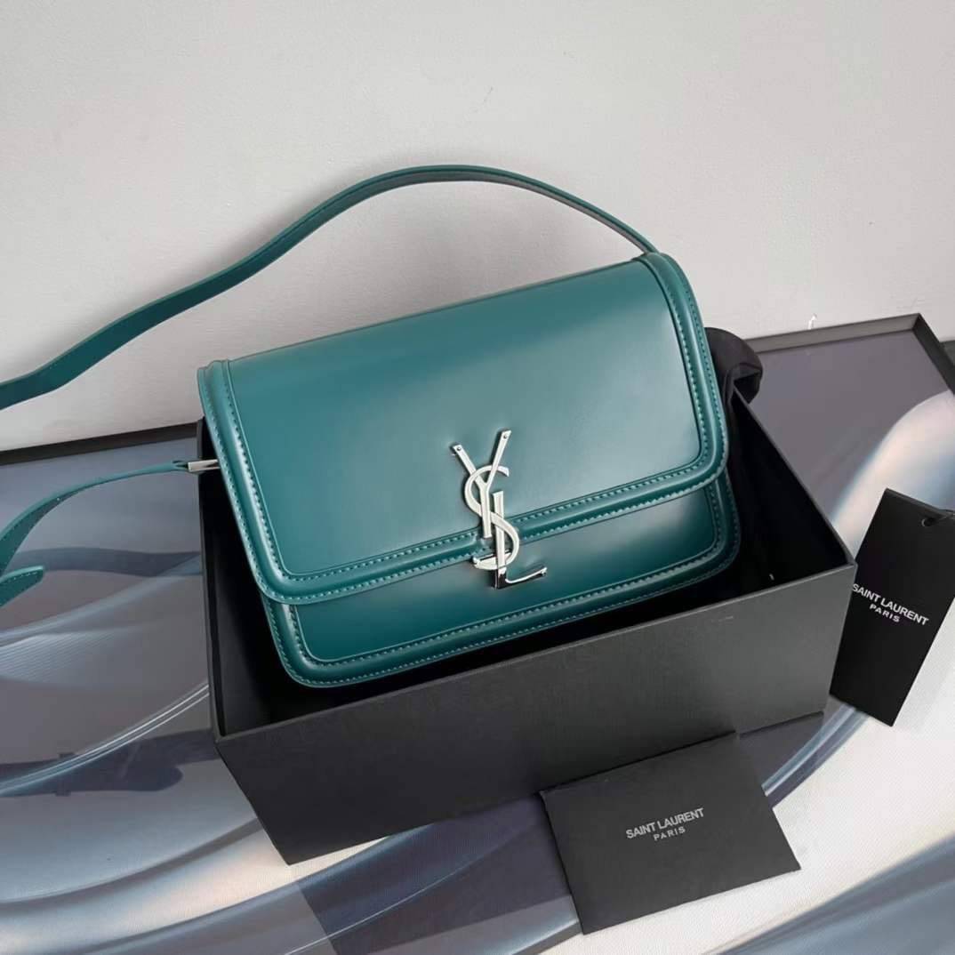 YSL Solferino medium crossbody bag คอลเล็คชั่นน้องโรเซ่ ROSE BLACKPINK ที่สุดแห่งความคลาสสิก เกรดออริจินอล หนังสวยมาก กระเป๋าสะพายรุ่นที่สาวๆ ทุกคนควรมีติดตู้ ภาพถ่ายจากงานขายจริง สวยตามรูป ไม่ผิดหวังค่ะ