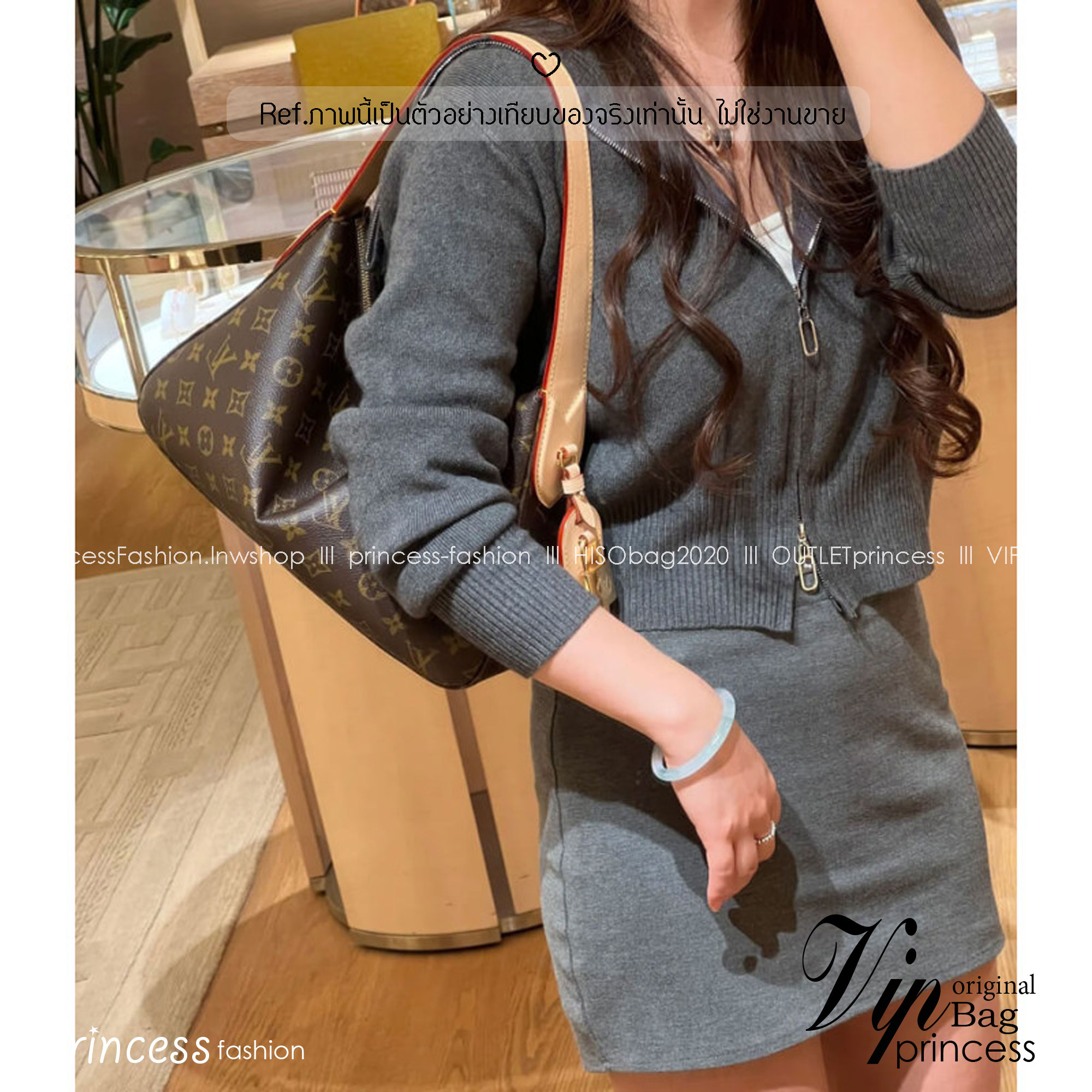 LV Slouchy PM bag กระเป๋าสะพายทรงโฮโบดีไซน์คลาสสิค ใบใหญ่กำลังสวย โดดเด่นด้วยรูปทรงเป็นเอกลักษณ์ ใช้งานได้สะดวกคล่องตัว เหมาะสำหรับพกพาเดินทางและใช้งานได้ทุกวัน ลายโมโนแกรมแคนวาสสุดไอคอนิก เสริมความสง่างามด้วยอะไหล่สีทอง งานจริงสวยมาก แนะนำค่ะ