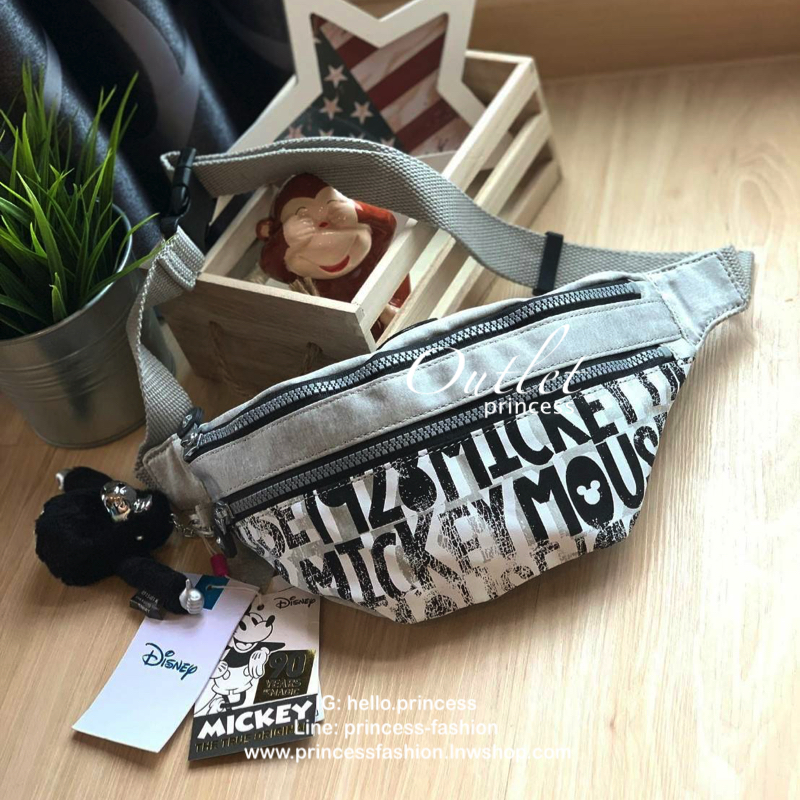 Kipling Women's Metallic Disney's® Mickey Mouse Yasemina Fanny Pack อีกหนึ่งaccessories จากคอลเลคชั่นลิมิเตทมิคกี้ที่ออกมาในรูปแบบกระเป๋าคาดอกหรือคาดเอว วัสดุsynthetic material ด้วยรูปแบบทันสมัยและลงตัว สามารถใช้งานติดตามไปได้ทุกที่เลยคร้า!!