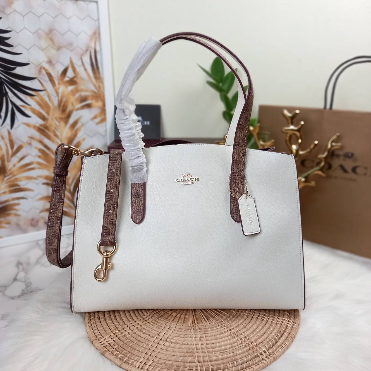 COACH CHARLIE CARRYALL IN SIGNATURE CANVAS (31210) ðšāđāļĢāļĩāļĒāļāļŦāļĢāļđ āļāļĨāļēāļŠāļŠāļīāļ//āļāļĢāļ°āđāļāđāļēāļāļ·āļ āļāļĢāļ°āđāļāđāļēāļŠāļ°āļāļēāļĒ āļāļĢāļ TOTE āļŠāļļāļāļŦāļĢāļđāļŦāļĢāļē āļāļĩāđāļāļāđāđāļāđ āđāļĄāđāļāļģāđāļ// āļ§āļąāļŠāļāļļāđāļāļāļ§āļēāļŠ āļāļŠāļĄāļŦāļāļąāļāđāļāđāļāļļāļāļ āļēāļāđāļĒāļĩāđāļĒāļĄ āļĢāļđāļāļāļĢāļāđāļāļāđāļāđāļ āļĨāļēāļĒ SIGNATURE āļŠāļ§āļĒāļĄāļēāļ// āļāđāļēāļāđāļāļĄāļĩ 2 āļāđāļāļāđāļĨāđāļāļāļ§āđāļēāļ āđāļĨāļ°āļāļĩāļ 1 āļāđāļāļāļāļīāļāļ