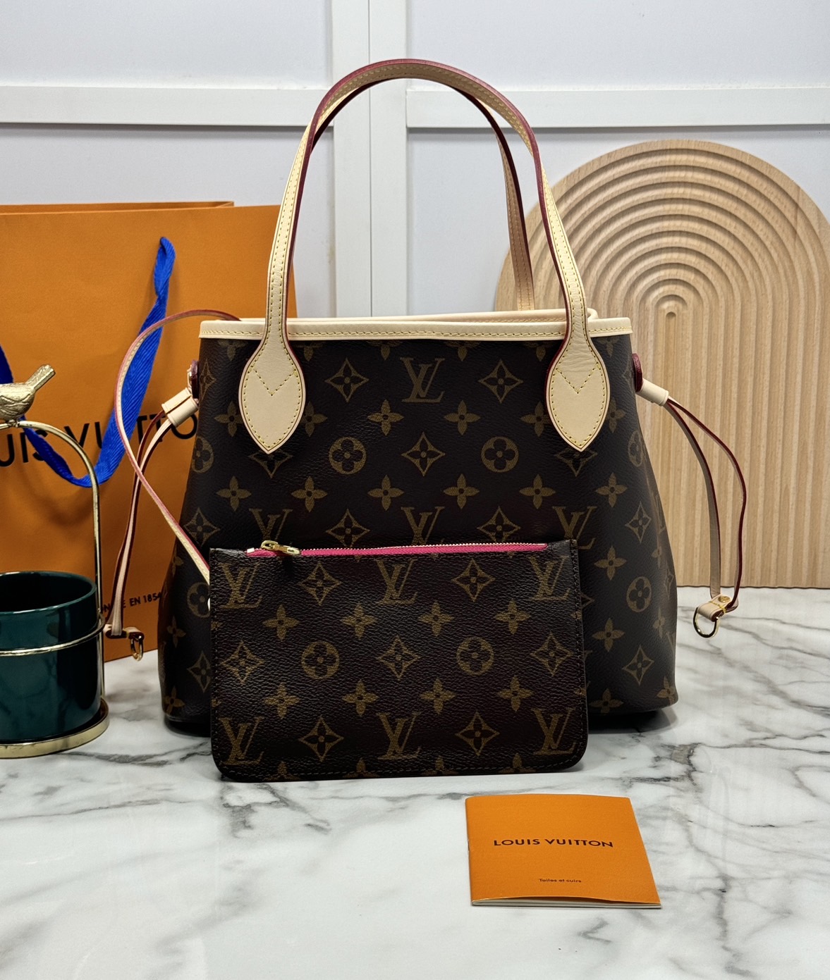 TOP ORI หนังแท้ | LV Neverfull PM bag Monogram Canvas กระเป๋าสะพายทรงโท้ท PM ดีไซน์คลาสสิกเหนือกาลเวลาเข้ากับดีเทลที่สืบทอดมายาวนาน Monogram แคนวาสแต่งขอบหนัง ดีไซน์พื้นที่ด้านในกว้างทว่าดูเพรียวบาง