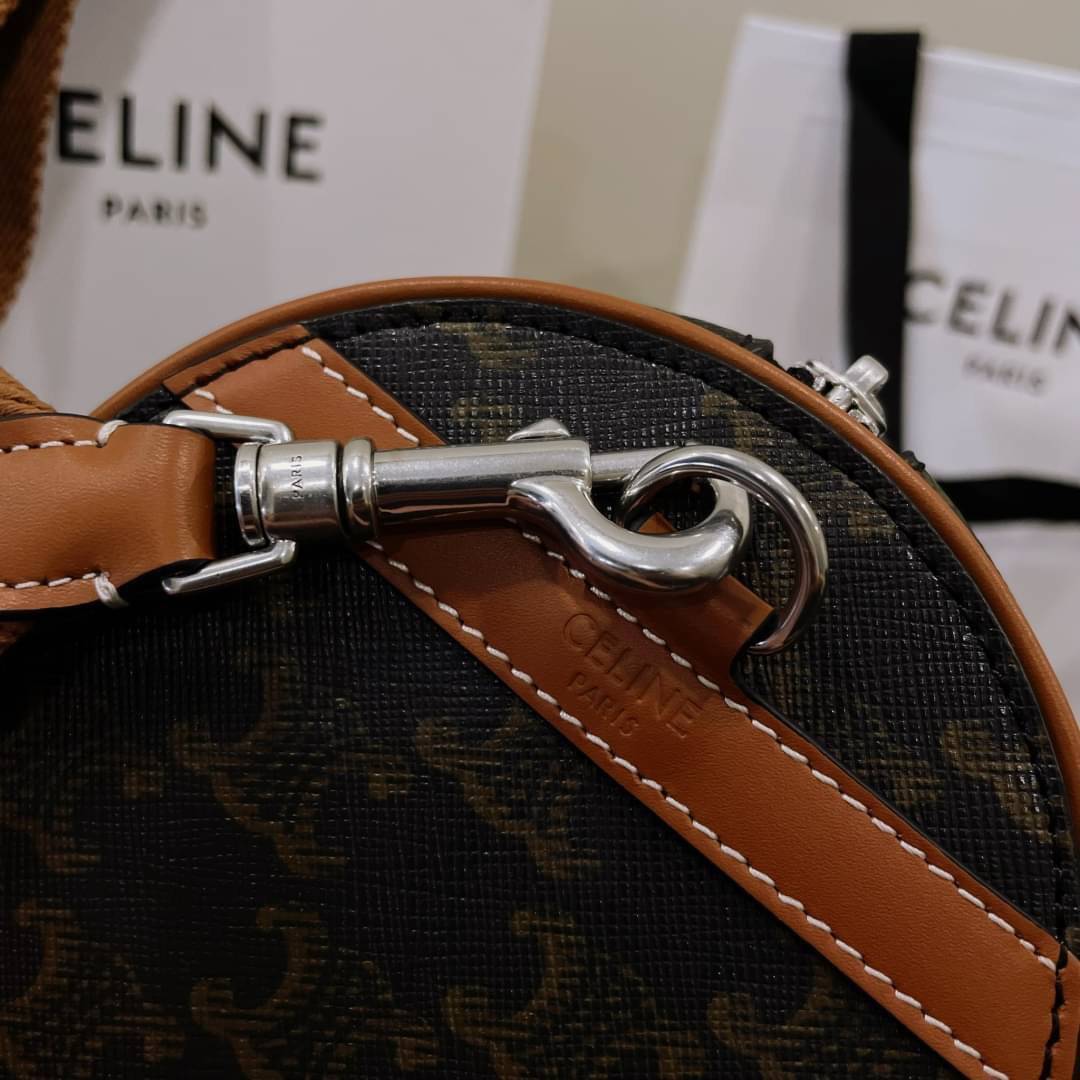 ORI CELINE cylinder bag in TRIOMPHE CANVAS Tan เกรดออริจินอล หนังแท้ พร้อมส่งที่ไทย ภาพถ่ายจากงานขายจริง ใช้งานต่างประเทศได้