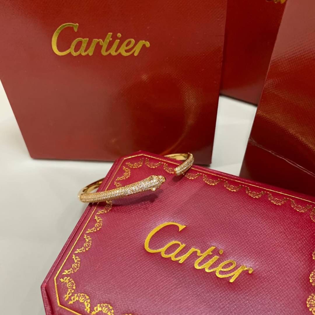 PANTHERE DE CARTIER BRACELET กำไลข้อมือหัวเสือเพชรคาเทียร์ งานปั้มทุกจุด วัสดุคุณภาพดี ไม่ลอกไม่ดำ ภาพสินค้าถ่ายจากงานขายจริง ใช้งานต่างประเทศได้