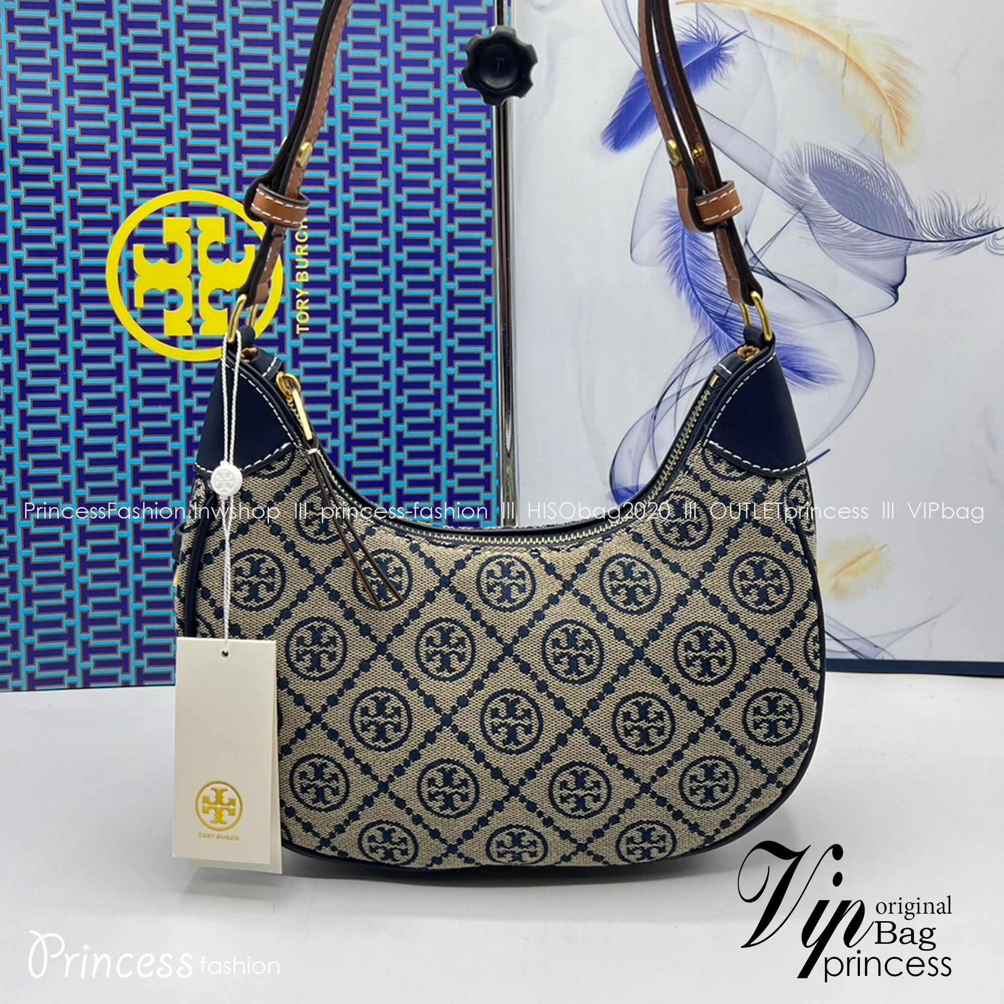 Tory Burch T Monogram Raffia Crescent Bag กระเป๋าสะพายโฮโบ ดีไซน์ทันสมัย เกรดออริ สลับแท้ 1:1 ใช้งานต่างประเทศได้