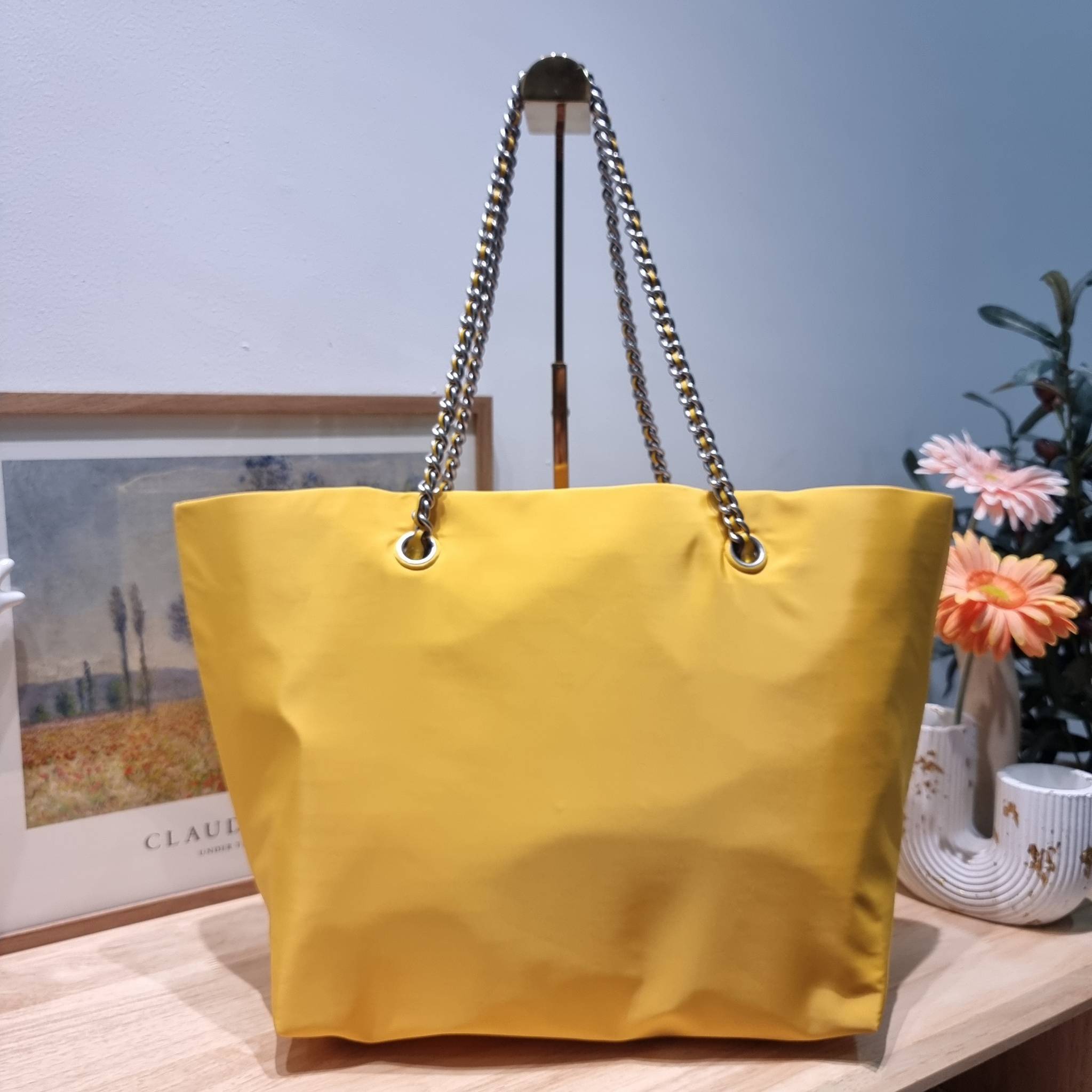 TORY BURCH Ella Chain Tote Bag / TORY TOTE NYLON BAG พร้อมส่ง 4 สี กระเป๋าสะพายทรงโท้ทใบใหญ่ จุของไปเลยแน่นๆ รูปทรงคลาสสิคชวนใช้ โดดเด่นด้วย patch โลโก้ แนะนำรีบสั่งใช้ไปสวยก่อนใครได้เลยน้า