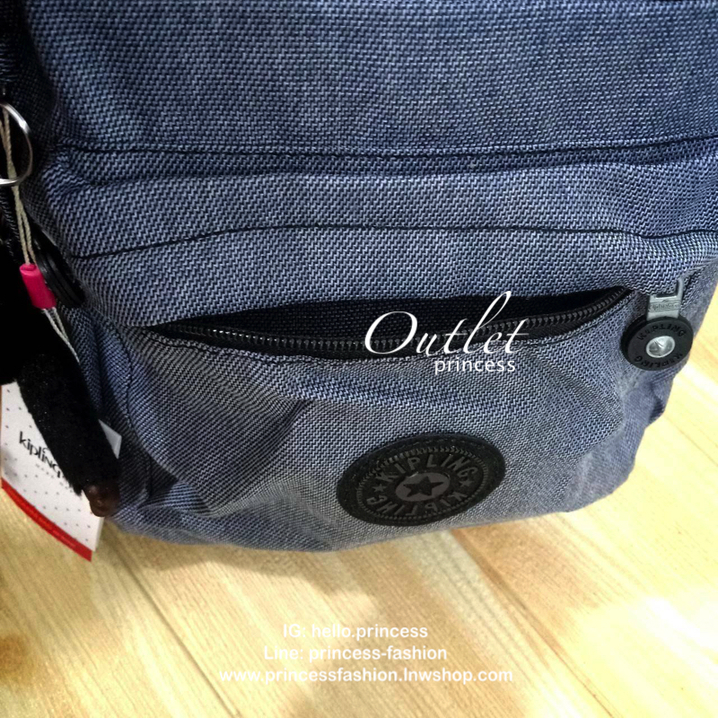 KIPLING 3 WAYS MINI BACKPACK 👍กระเป๋าสะพายรุ่นใหม่วัสดุ Nylon & Polyester 100% 👍หูหิ้วมีลายปั้มแบรนด์ 👍สายสะพายยาวเลื่อนปรับได้ถอดได้ 👍สามารถถือหรือสะพายได้ จะสะพายไหล่ สะพายเฉียง Crossbody หรือจะคล้องสายเป็นเป้สะพายหลัง Ba
