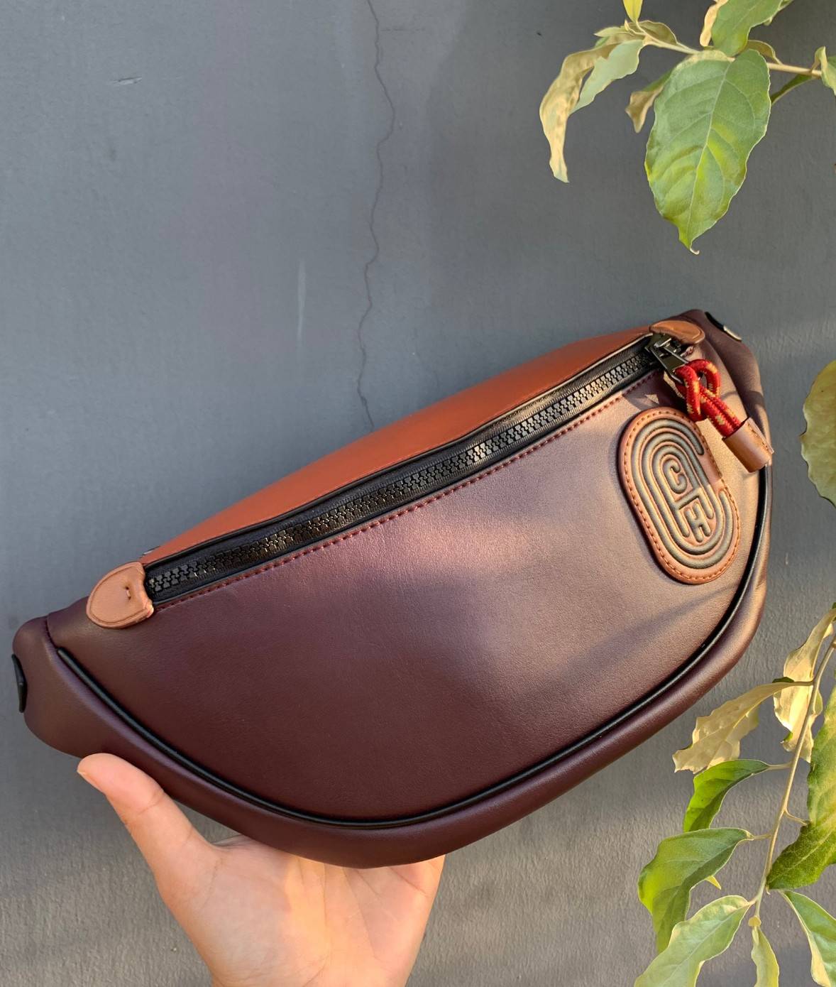 OUTTLET 】Coach Belt Bag ใบใหญ่คะ! Coach Rivington Belt Bag In Colorblock With Coach Patch C78947 สีเข้าใหม่ ได้ใจหนุ่มๆกันเลยค่าา 🌈สีจริงสวยมากค่ะ😘 กระเป๋าคาดอกด้านหน้า//คาดไปทางด้านหลัง//หรือคาดเอวได้ ตามแต่ความถนัดได้เลยนะคะ หนังแท้ นิ่ม