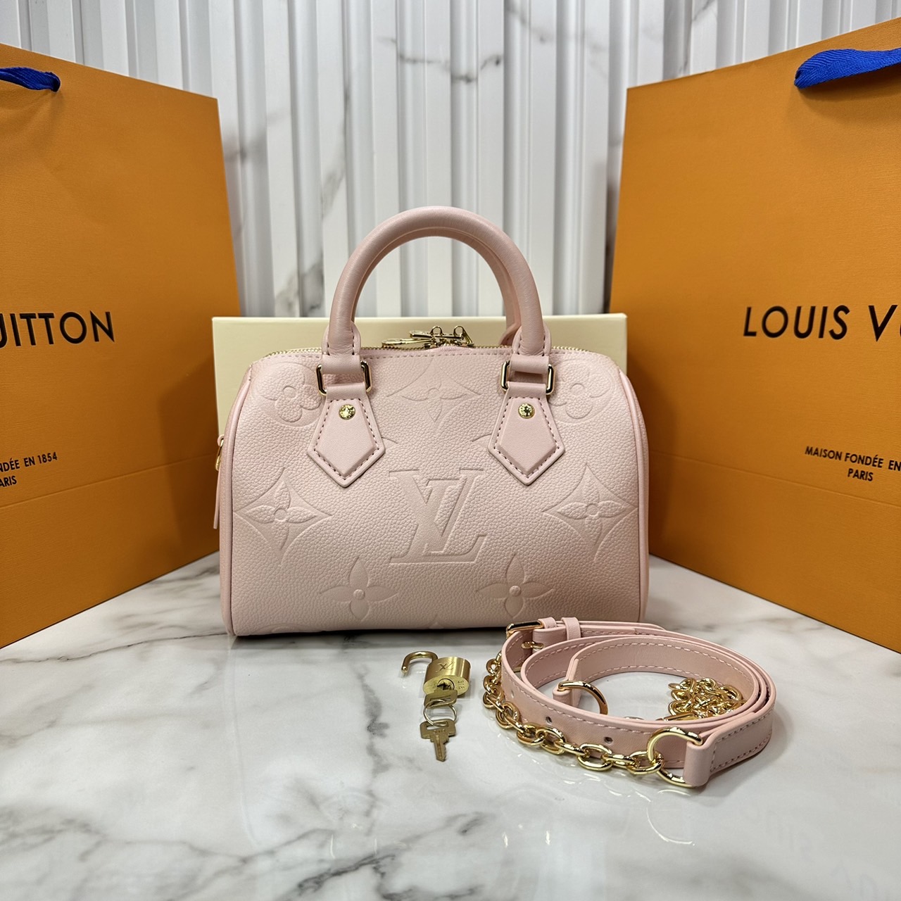 LV Speedy Bandoulière 20 Bag Monogram Empreinte Leather กระเป๋าสะพายทรงสปีดี้คลาสสิค สวยหรู กระเป๋าทรงหมอน รุ่นท็อปฮิต มีกุญแจล็อค