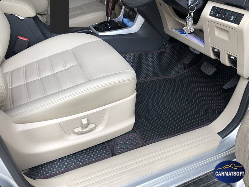 ยางปูพื้นรถยนต์ISUZU MU-X 2014-2019 รุ่น MINI MAT พรมกระดุมเม็ดเล็กpvc สีดำด้ายแดง+ปิดเบาะลายหนัง2เเถว เต็มคัน