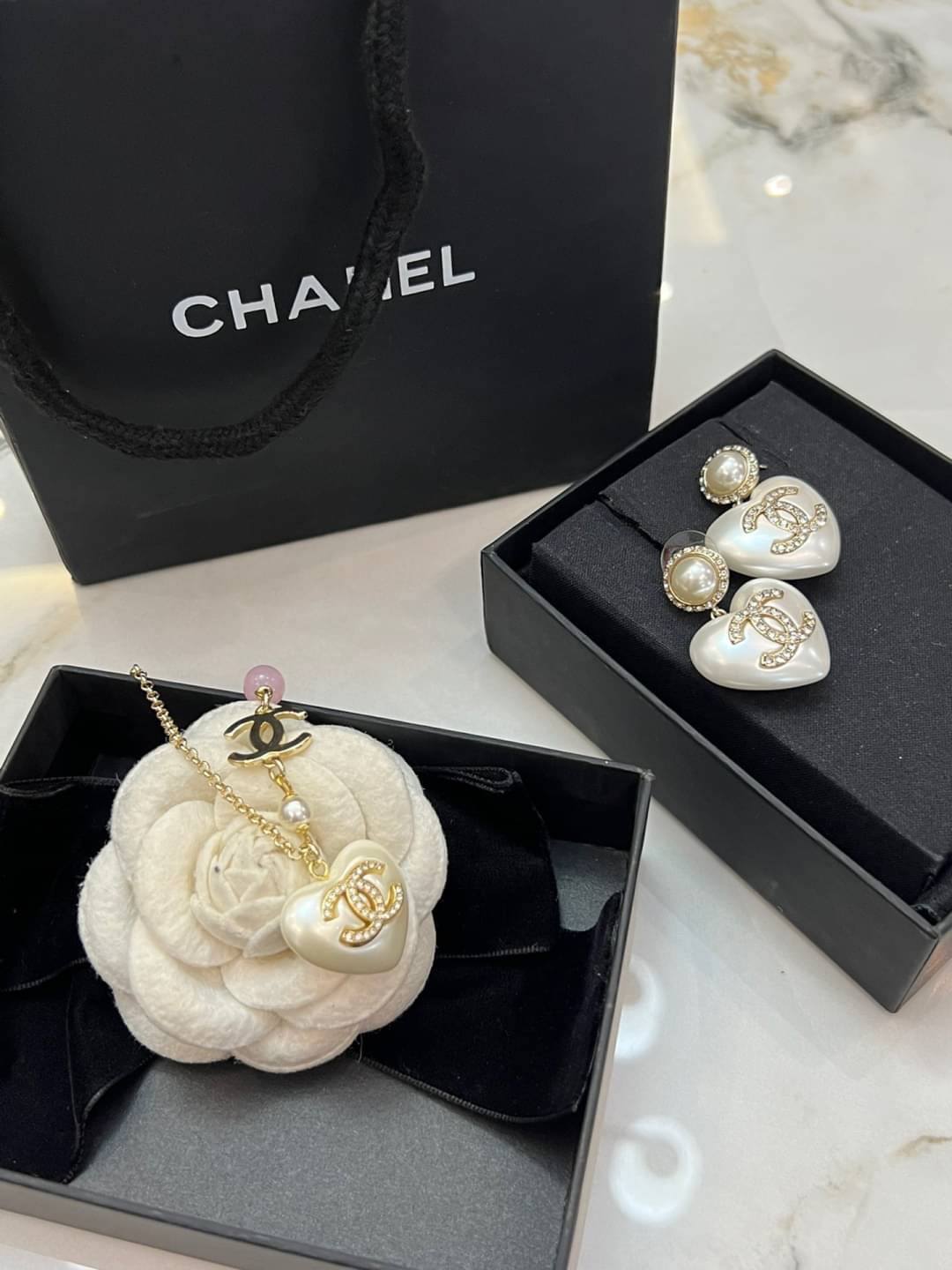 ซื้อ1ได้ถึง2ชิ้น ในเซ็ตเดียว CHANEL JEWELRY SET / Chanel earrings / Chanel necklace ชุดเครื่องประดับครบชุด สุดอลังการ