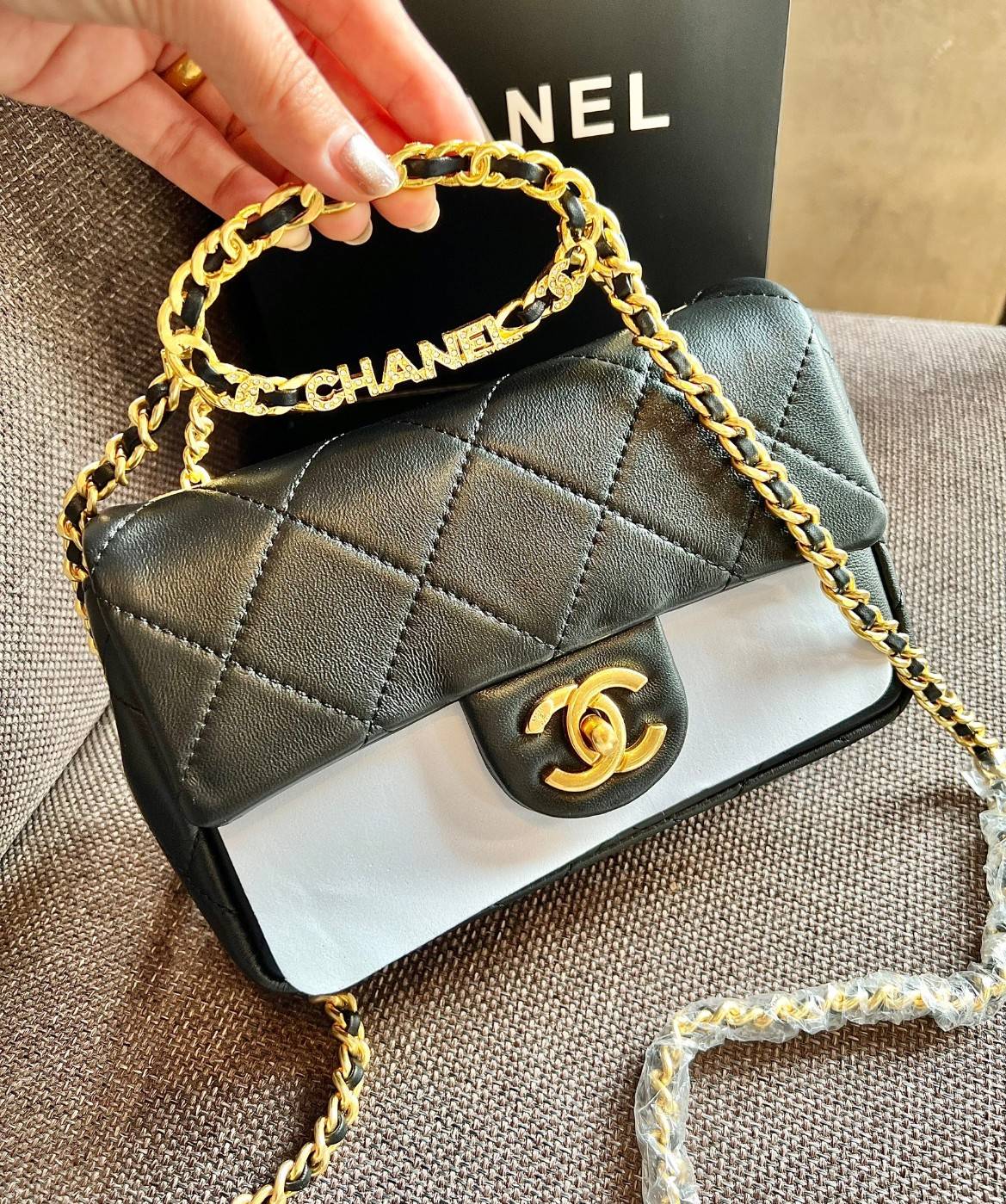 Chanel Small Flap Bag with Top Handle 8" /CHANEL CHAIN SHOULDER BAG กระเป๋าสะพายได้และหิ้วได้ หนังสวย เรียบ สัมผัสนุ่มมือ น่าใช้มากๆ