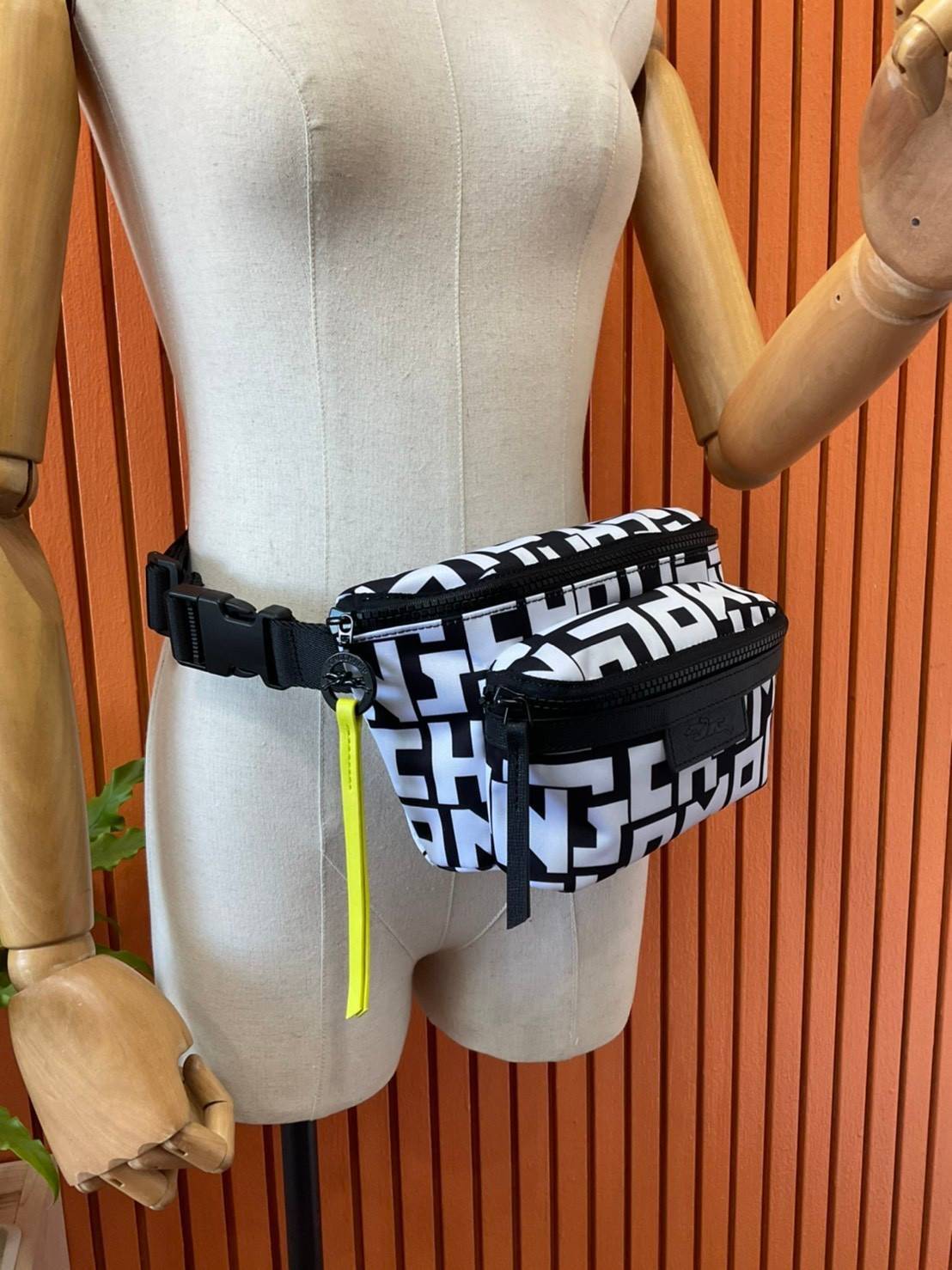 ของแท้ 💯% L ongchamp Le Pliage Graphic Nylon Belt Bag กระเป๋า คาดอก / คาดเอว ลายกราฟฟิก