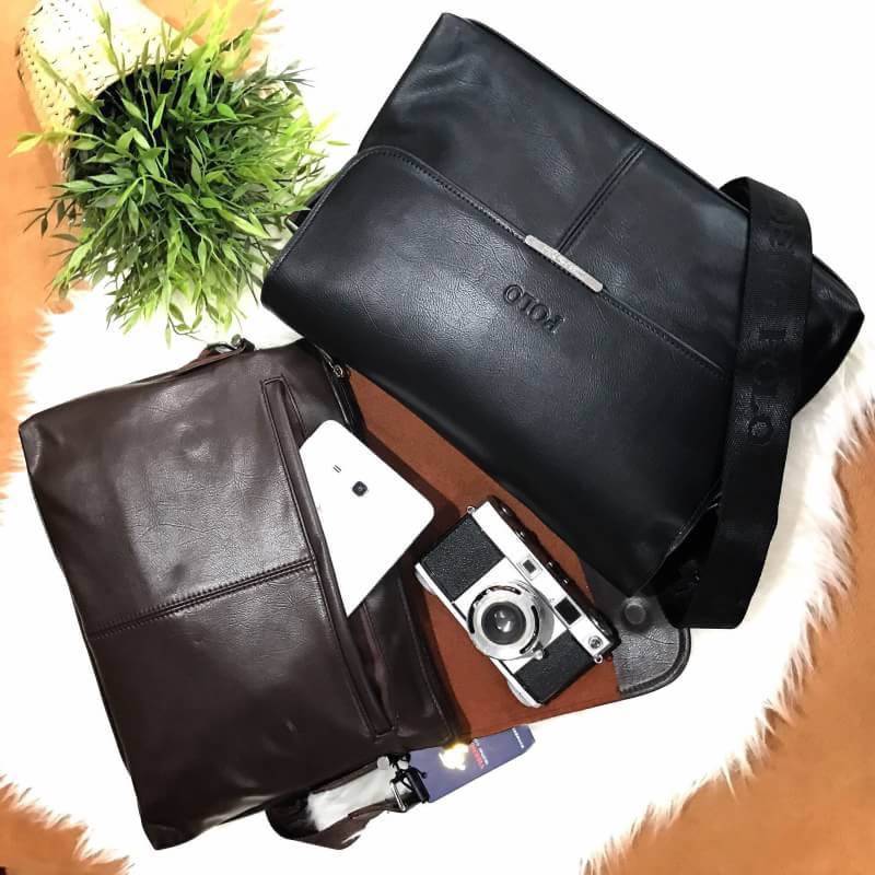 ใครที่พลาดรอบที่แล้ว รอบนี้ห้ามพลาดนะคะ! POLO MEN CROSSBODY BAG กระเป๋าสะพาย Limited Edition หนังนิ่มเรียบด้านในเป็นหนังกลับเปิดปิดด้วยฝาปิดแม่เหล็กซ่อนด้านในพร้อมซิปสะดวกใช้ ด้านหน้าปั้มโลโก้ ด้านหลังมีช่องซิป ขนาดกำลังดี น้ำหนักเบา ใส่เอกสาร A4 ipad กระ