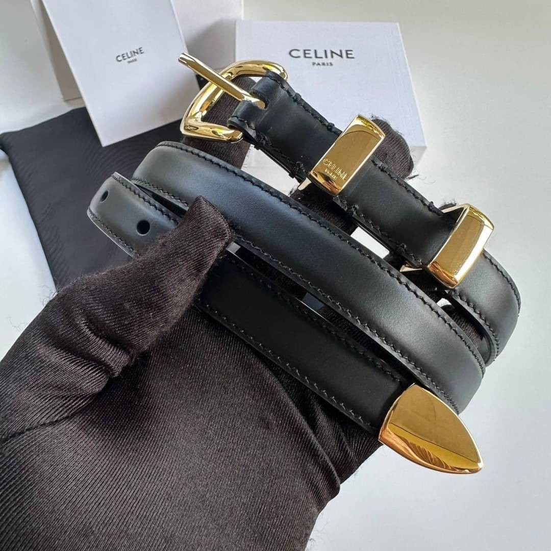 CELINE BELT 20MM ออริจินอลเกรด 1:1 หนังแท้ ปั้มโลโก้คมชัด สายปรับระดับได้ ดีไซน์เรียบหรูเข้ากับทุกลุ๊ค สินค้ามาพร้อม Original Package มีการ์ด ถุงผ้ากันฝุ่น ถุงกระดาษแบรนด์ กล่องแบรนด์ ครบชุดไอเท็มนี้แนะนำ ห้ามพลาดค่ะ!