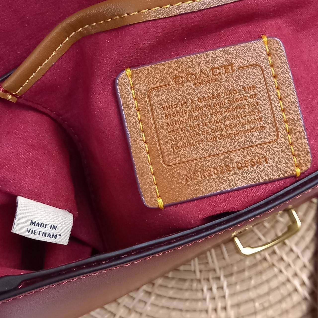 สวยละมุนตาละมุนใจม๊ากก!!🌺🌈 //>>COACH STUDIO GLOVETANNED LEATHER SHOULDER BAG (C6641)🌺ห้ามพลาดเด็ดขาด!! สวยละมุน เรียบหรู ดูแพงสุดๆ!! //กระเป๋าถือ กระเป๋าสะพาย ดีไซน์เนี้ยบ! เฉียบมาก!// วัสดุหนังแท้ หนังเรียบเต็มใบ อยู่ทรง สวย