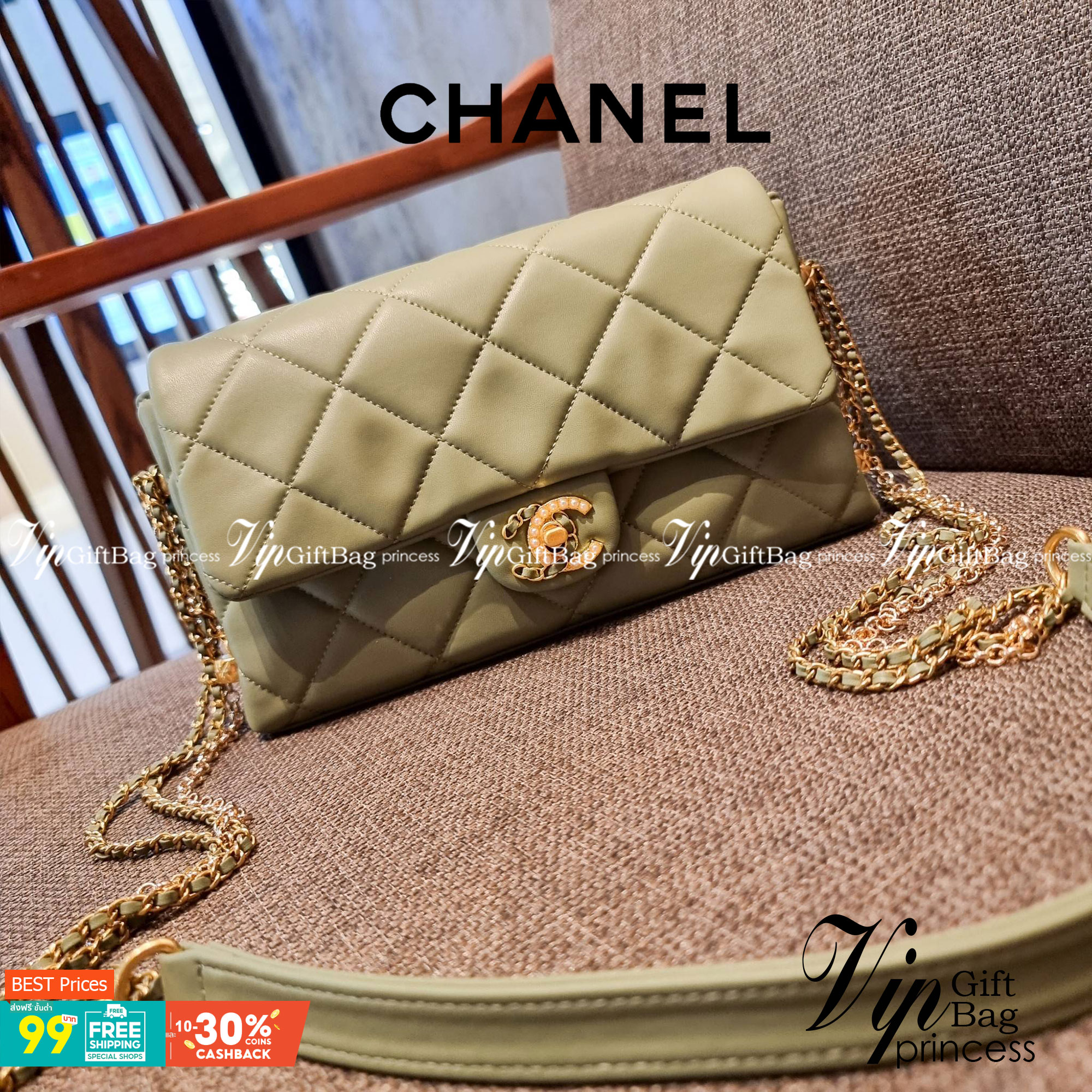 VIP 】สวยหรูพร้อมเสิร์ฟ!! กับไอเท็มสุดเลิฟจาก Chanel กระเป๋าสะพายที่สุดของความคุ้มค่า วัสดุหนังแกะนิ่มเต็มใบ เปิด-ปิดกระเป๋าด้วยตัวบิดล็อค ภายในกระเป๋าบุผ้าสวยหรู มีช่องโล่งกว้างจุของได้สบาย ใส่โทรศัพท์ กระเป๋าสตางค์ได้ มีช่องซิป 1 ช่อง ช่องย่อย 1 ช่อง ดีเ