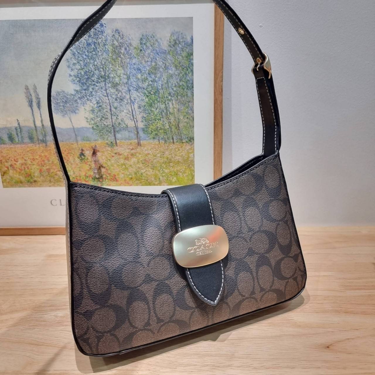 COACH ELIZA SHOULDER BAG IN SIGNATURE CANVAS CR532 / CR533 กระเป๋าสะพายไหล่ทรงโฮโบสุดหรู ดีไซน์โลโก้แบบใหม่สวยเด่น เกรดท็อปออริ เกรดดีสุด สลับแท้ 1:1 ใช้ต่างประเทศได้