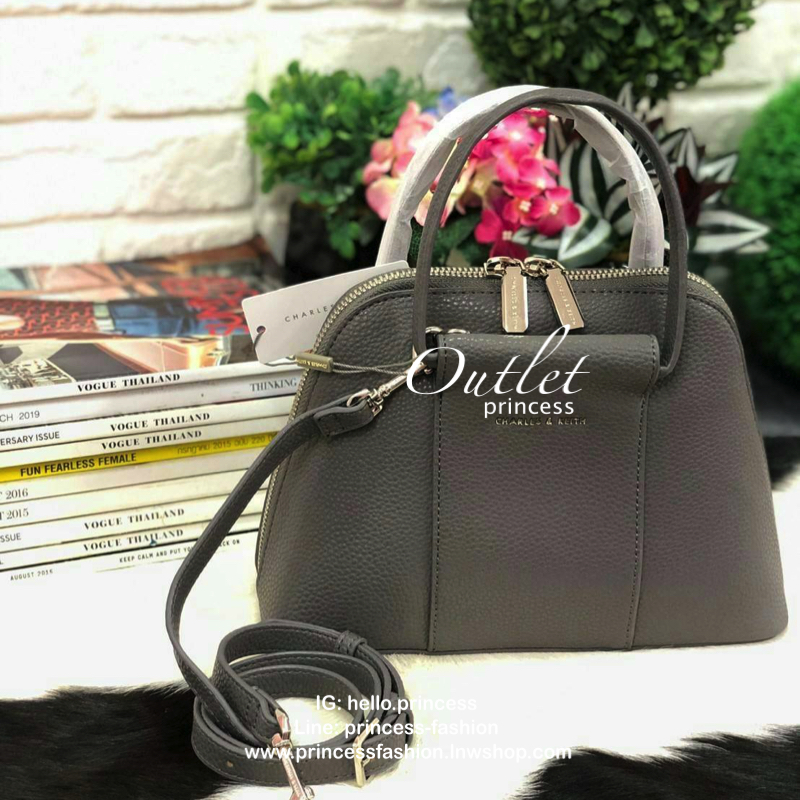 CHARLES & KEITH MINI RING HANDLE DOME BAG 2019 กระเป๋าสะพายขนาดเล็กหนัง pu ลาย pebble ทรงโดม หนังนิ่มอยู่ทรง ด้านหน้าโลโก้โลหะนูน เปิด-ปิดด้วยซิป ซิปคู่ รูดได้สุดใบ เปิดได้กว้างสะดวกหยิบสัมภาระ ภายในมีช่องซิปเล็ก 1 ช่องและช่องย่อย ใส่กระเป๋าเงินยาวได้ มีส