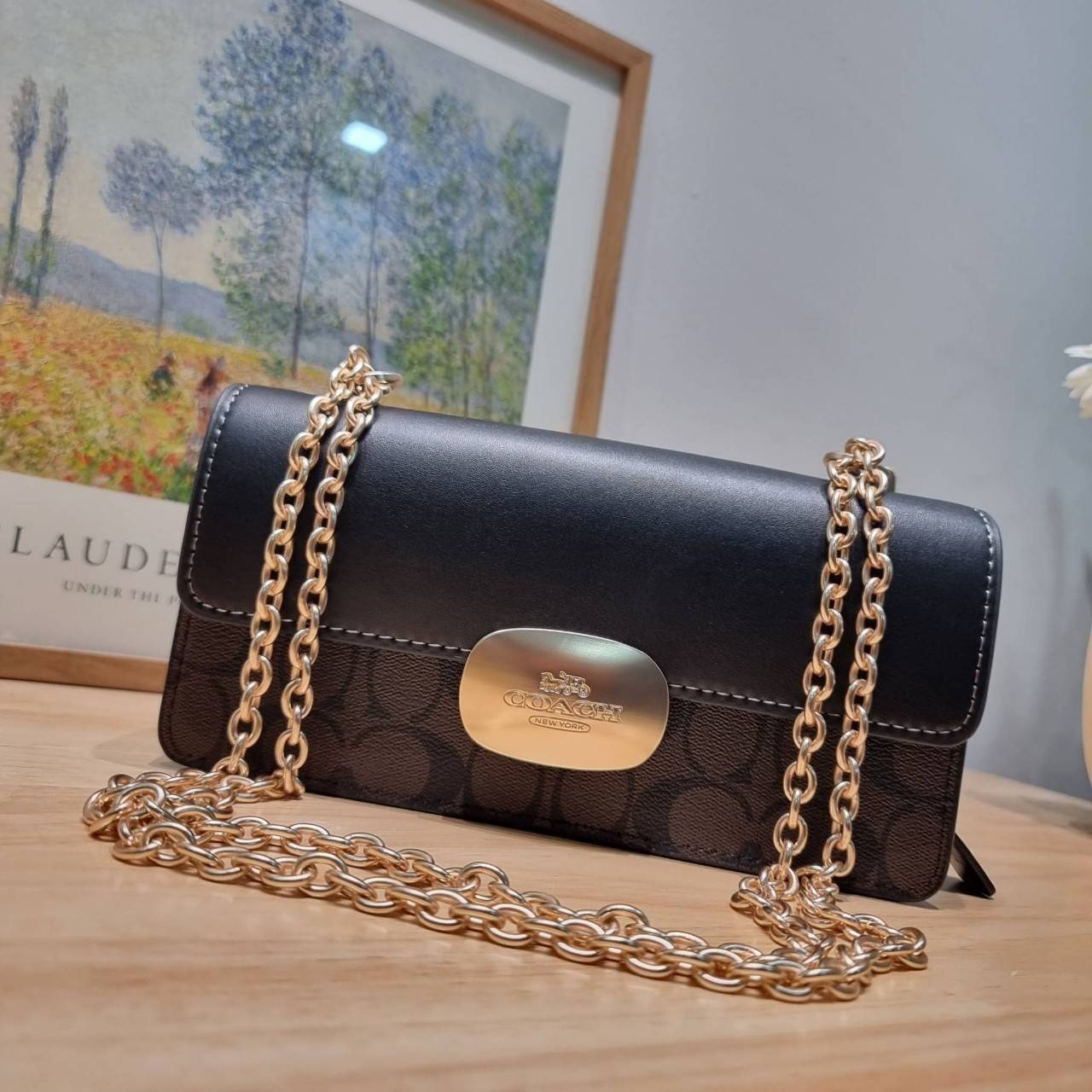 COACH CR528 ELIZA FLAP CROSSBODY IN SIGNATURE CANVAS กระเป๋าสะพายสุดหรู ดีไซน์โลโก้รุ่นใหม่สวยเด่น เกรดท็อปออริ เกรดดีสุด สลับแท้ 1:1