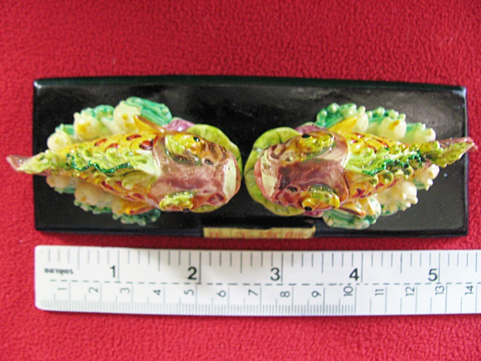 ปลาหลีฮื้อคู่ฐานดำ คำอวยพร มีกินมีใช้ในทุกๆปี แก้ชงปีมะเส็ง ชง100% ปี2562ค่ะ