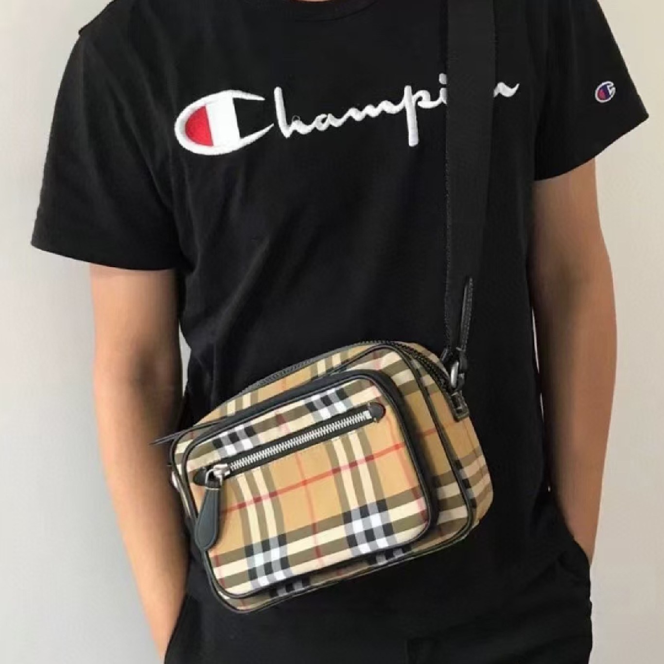 พรีเมี่ยมกิ๊ฟแท้ 100% BURBERRY CROSSBODY BAG VIP GIFT WITH PURCHASE (GWP)