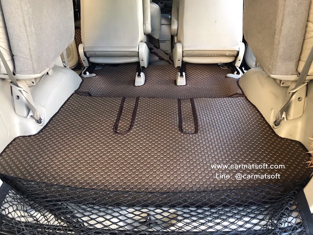 พรมปูพื้นรถยนต์TOYOTA INNOVA ปี2004-2015 พรมลายกระดุม สีน้ำตาล เต็มคัน
