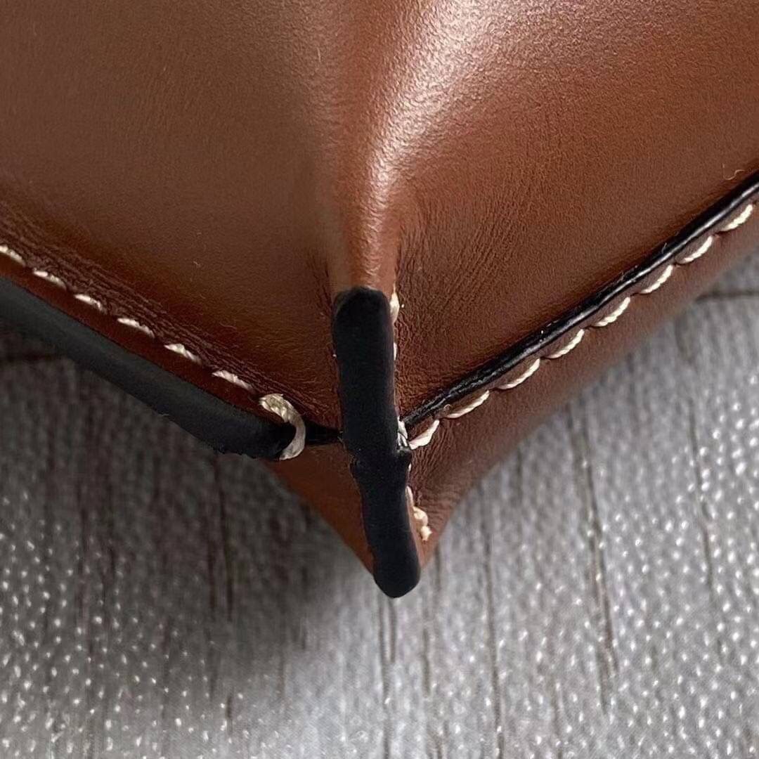 พรีเมี่ยมกิ๊ฟแท้ 100% 】LOEWE Gate Pocket leather bucket bag กระเป๋าใส่โทรศัพท์มือถือ และของจุกจิกเล็กๆ งานหนังแท้ สีน้ำตาล สวยหรูมากค่าา