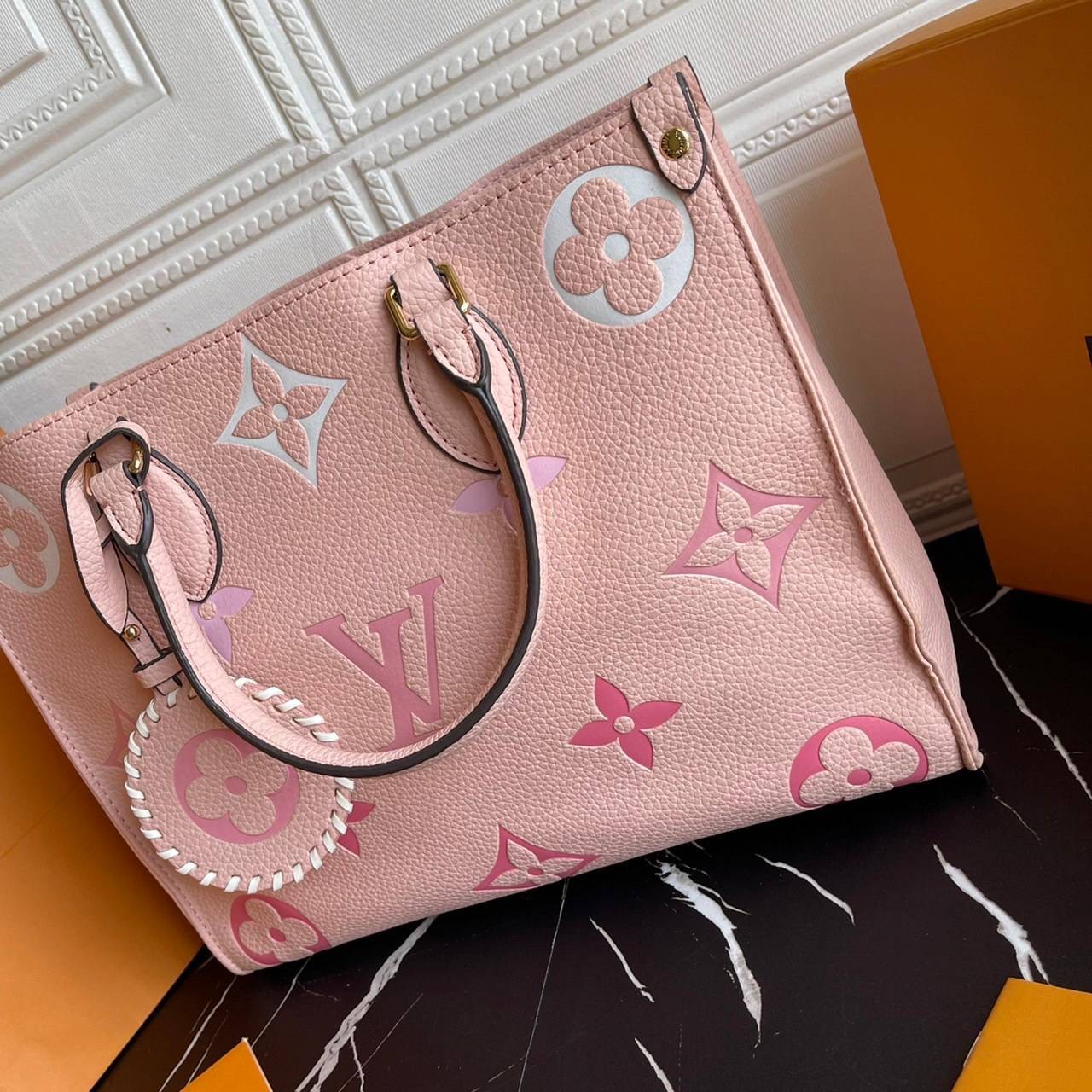 หนังแท้ LOUIS VUITTON Empreinte Monogram Giant By The Pool Onthego พร้อมส่งที่ไทย เกรดใช้งานต่างประเทศได้