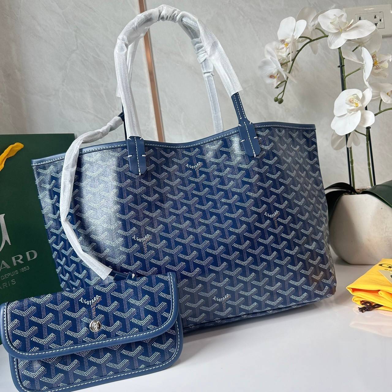 พร้อมส่ง 5 สี PM GOYARD ANJOU PM REVERSIBLE TOTE BAG / Goyard tote bag กระเป๋าทรงโท้ทใบใหญ่ เกรดไฮเอน 1:1 ใช้งานต่างประเทศได้ ภาพถ่ายจากงานขายจริง