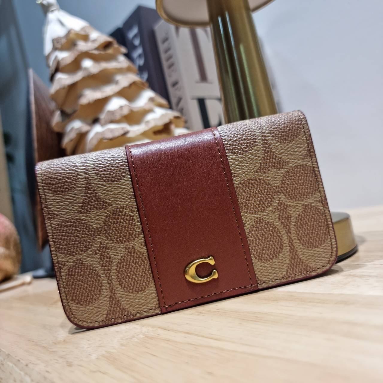 COACH SLIM CARD CASE IN SIGNATURE CANVAS C4818 / C5870 / C4818 กระเป๋าถนอมบัตรกึ่งกระเป๋าสตางค์ เกรดท็อปออริ เกรดดีสุด สลับแท้ 1:1 ใช้ต่างประเทศได้