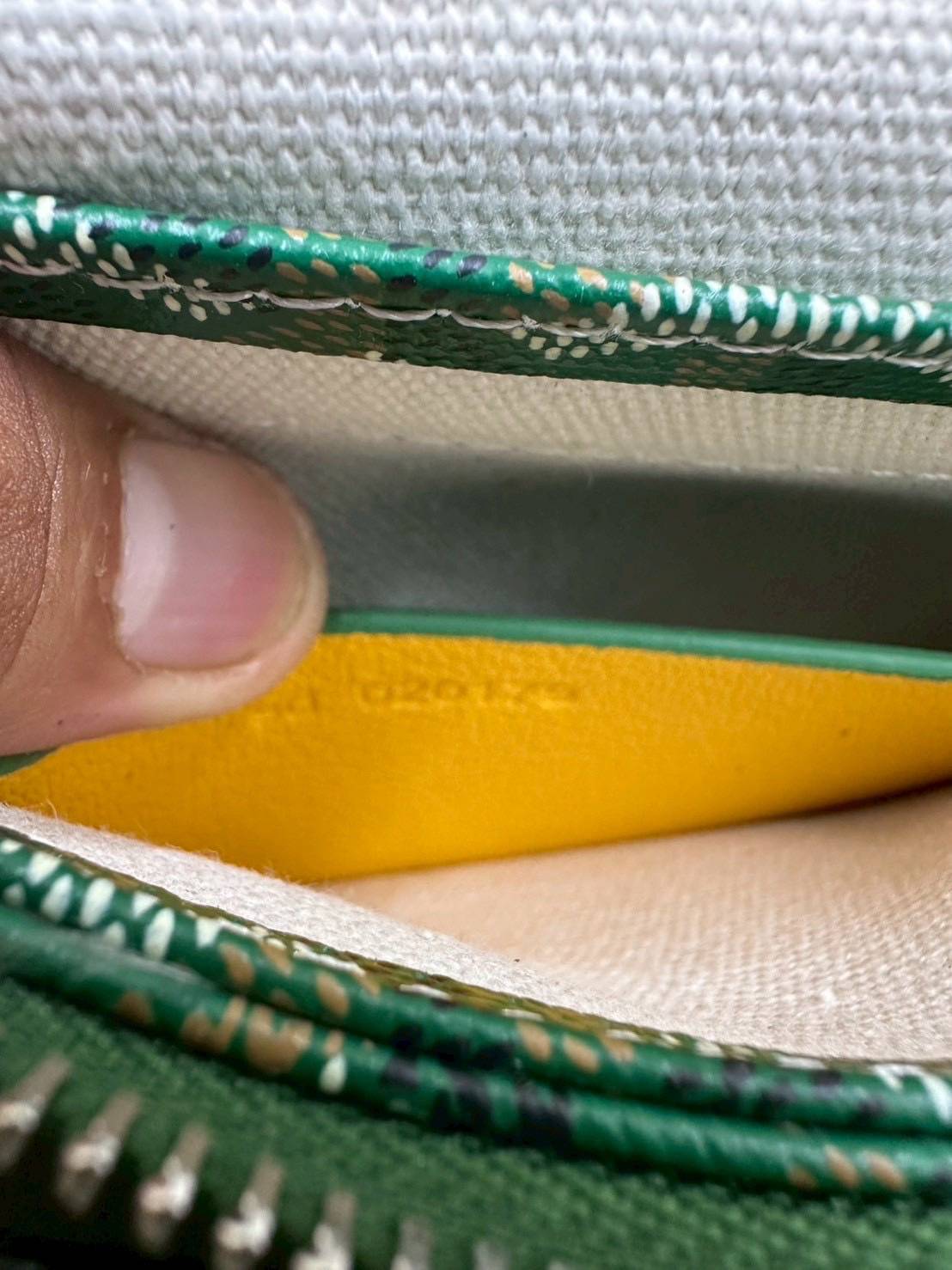 พร้อมส่ง 10 สี ORI หนังแท้ | GOYARD Plumet pouch-wallet กระเป๋าสะพายใบเล็กกะทัดรัด ดีไซน์กระเป๋าสตางค์ Plumet ดีไซน์มาพร้อมช่องใส่เหรียญ ธนบัตร และบัตรต่างๆ