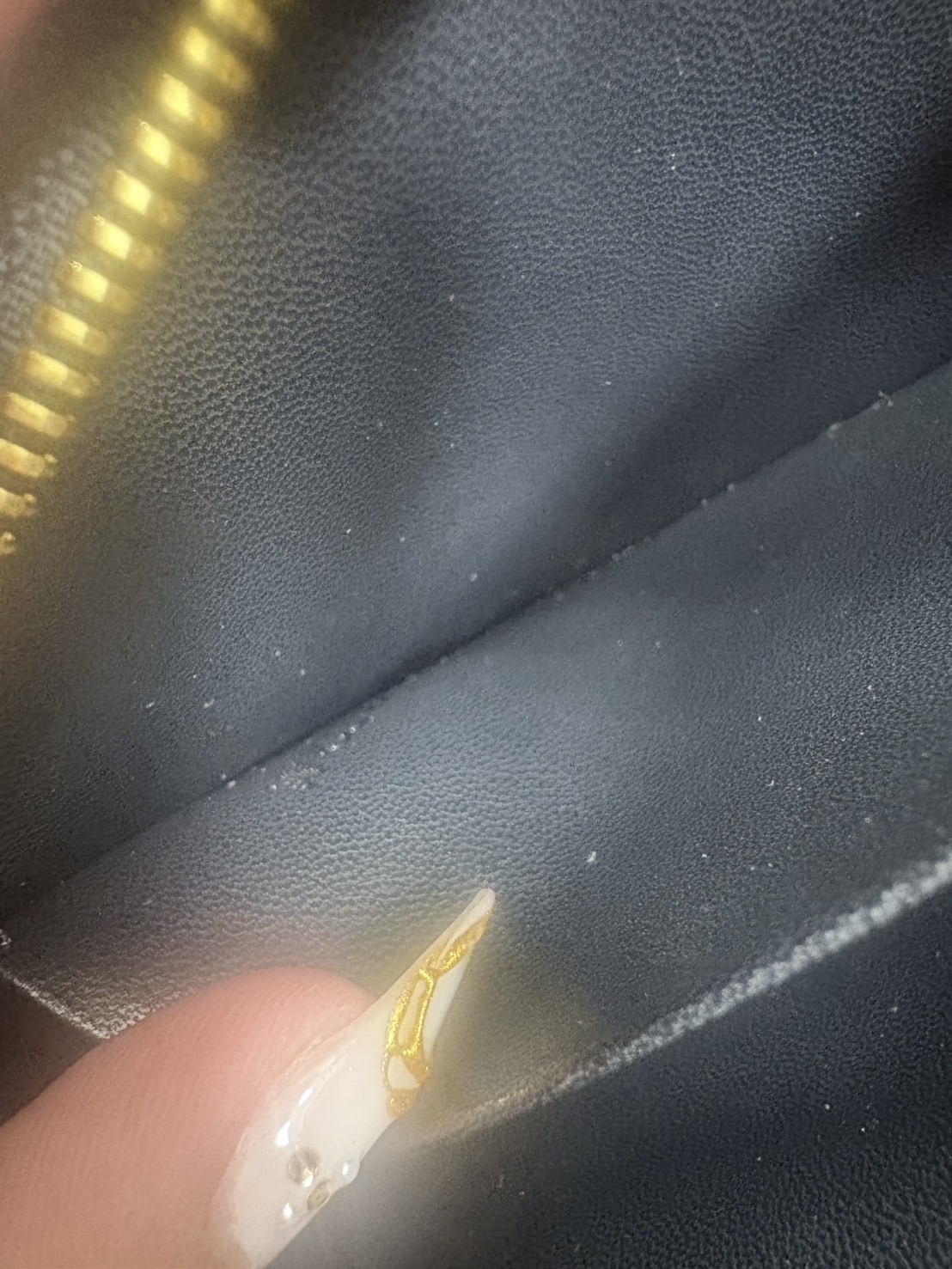 ORI หนังแท้ | CELINE TINA SHOULDER BAG IN Triomphe canvas กระเป๋าสะพายไหล่ทรงพอช ดีไซน์ใหม่ก่อนใคร เรียบง่ายหรูหราลงตัว สไตล์วินเทจลัคชูดูแพงสุดๆ ใช้งานได้หลากหลายโอกาส ขนาดกำลังดีพาพาสะดวก