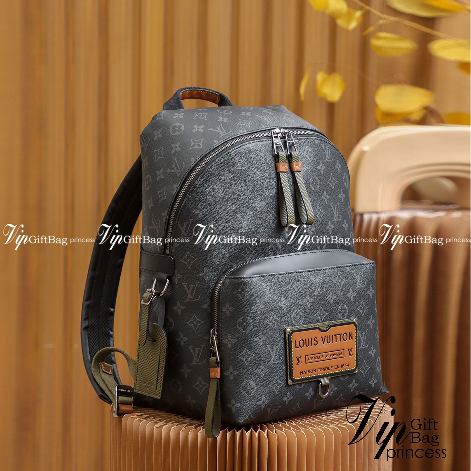 LV Discovery Backpack / LV Backpack in Black กระเป๋าเป้ งานปั้มแบรนด์ ใช้ได้ทั้งชายหญิง ภาพถ่ายจากงานขายจริง ใช้งานต่างประเทศได้